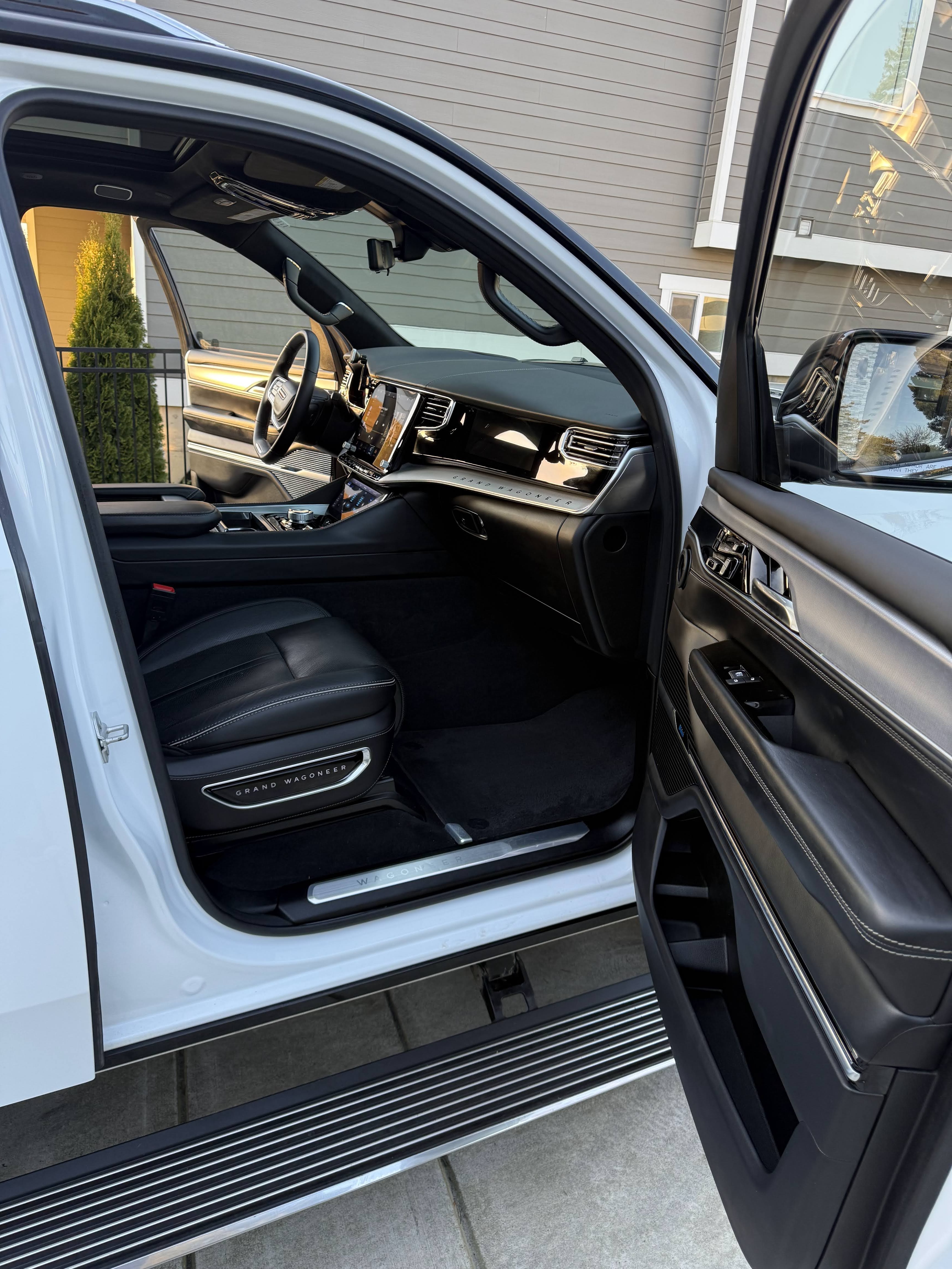 2023 Jeep Grand Wagoneer L Series II