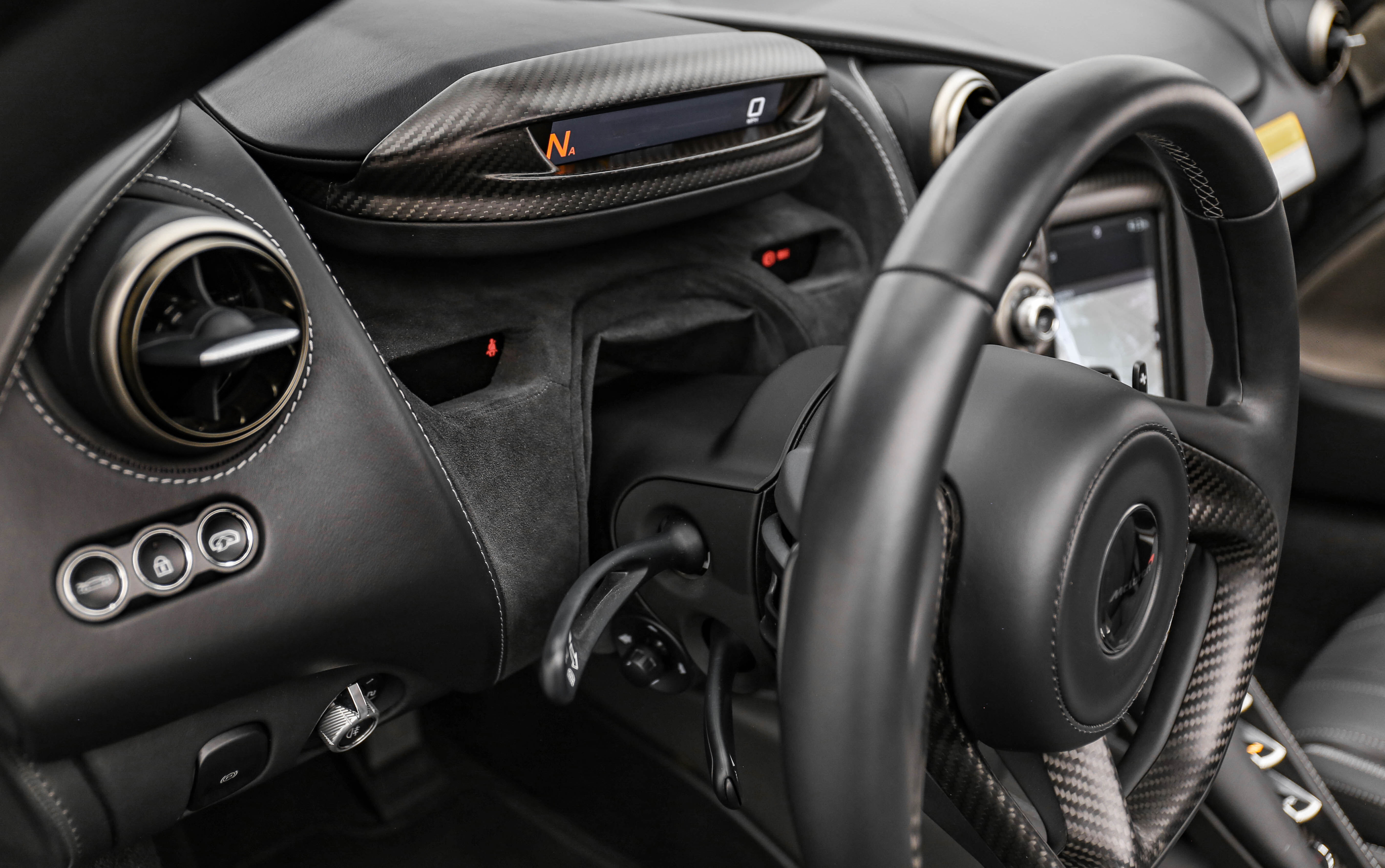 Used 2018 McLaren 720S Luxury photo 23