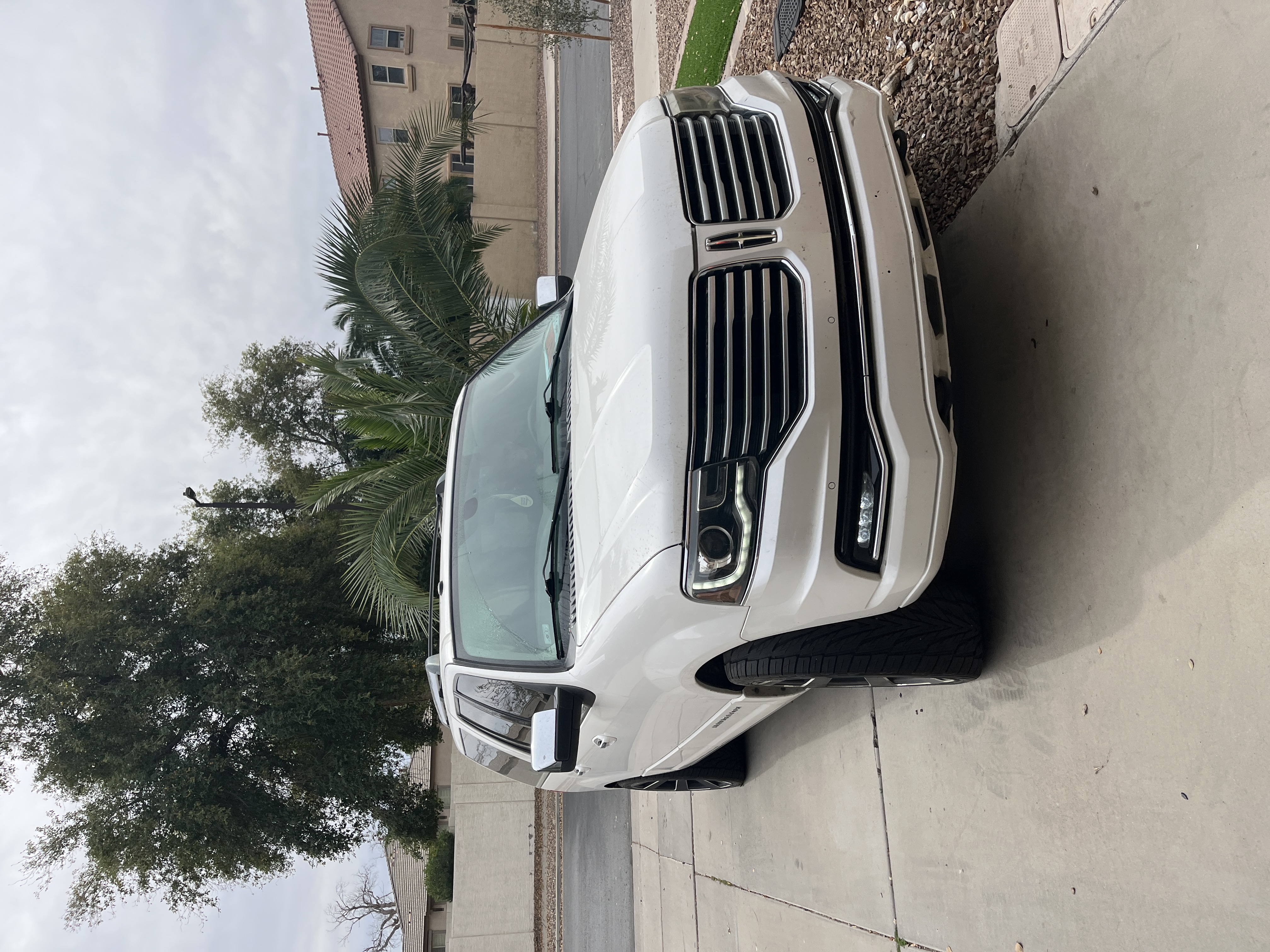 LSD Navigator 5.11 1/2 中古綺麗 Used Lincoln Navigator L for Sale in Scottsdale, AZ - Autotrader