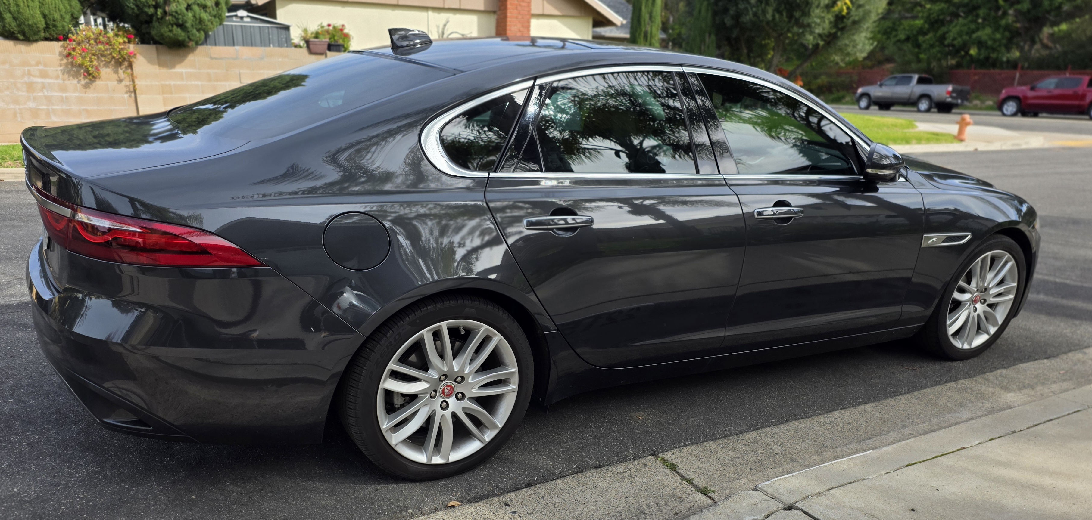 Used 2022 Jaguar XF SE