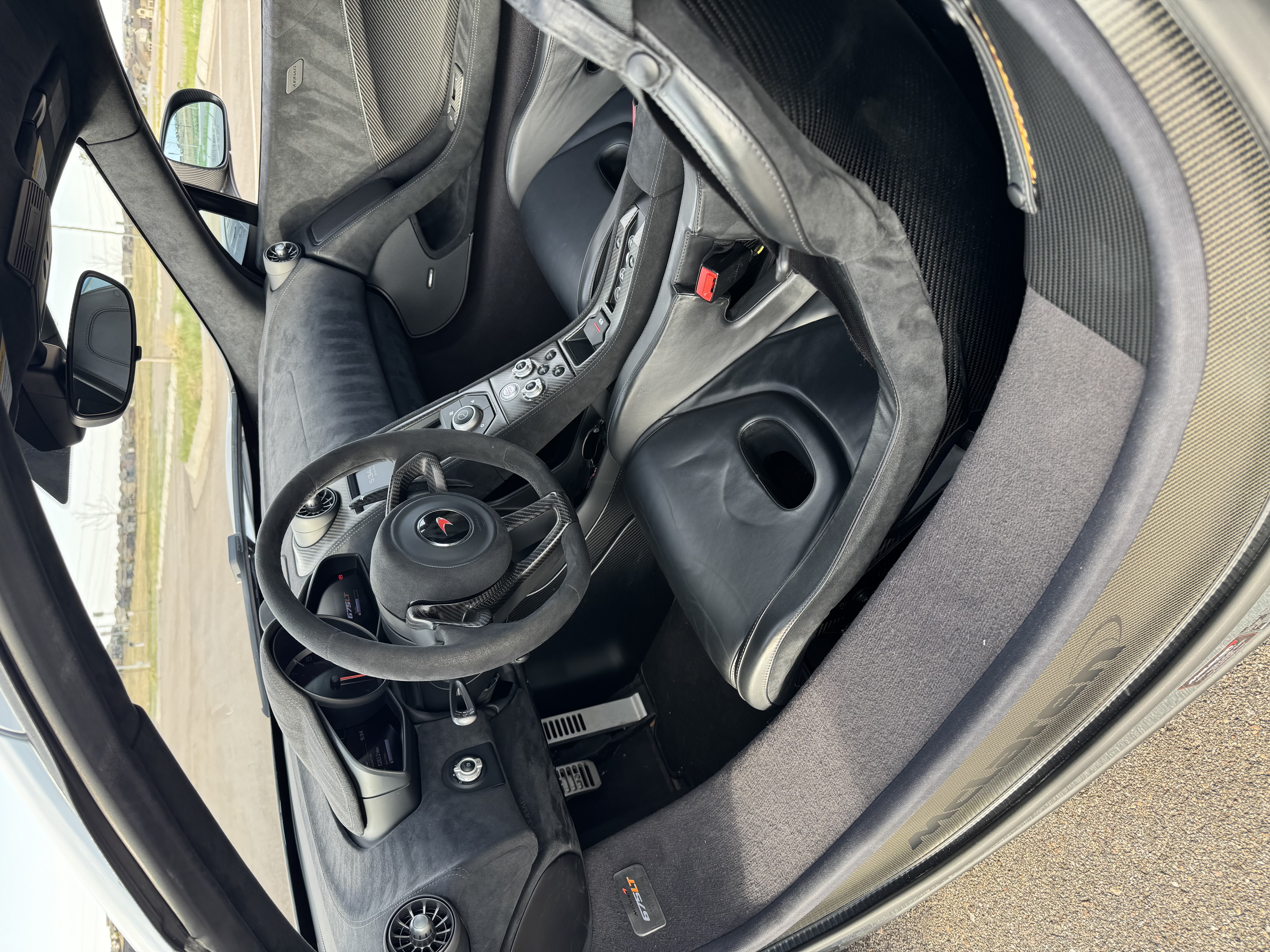 Used 2016 McLaren 675LT Coupe photo 21