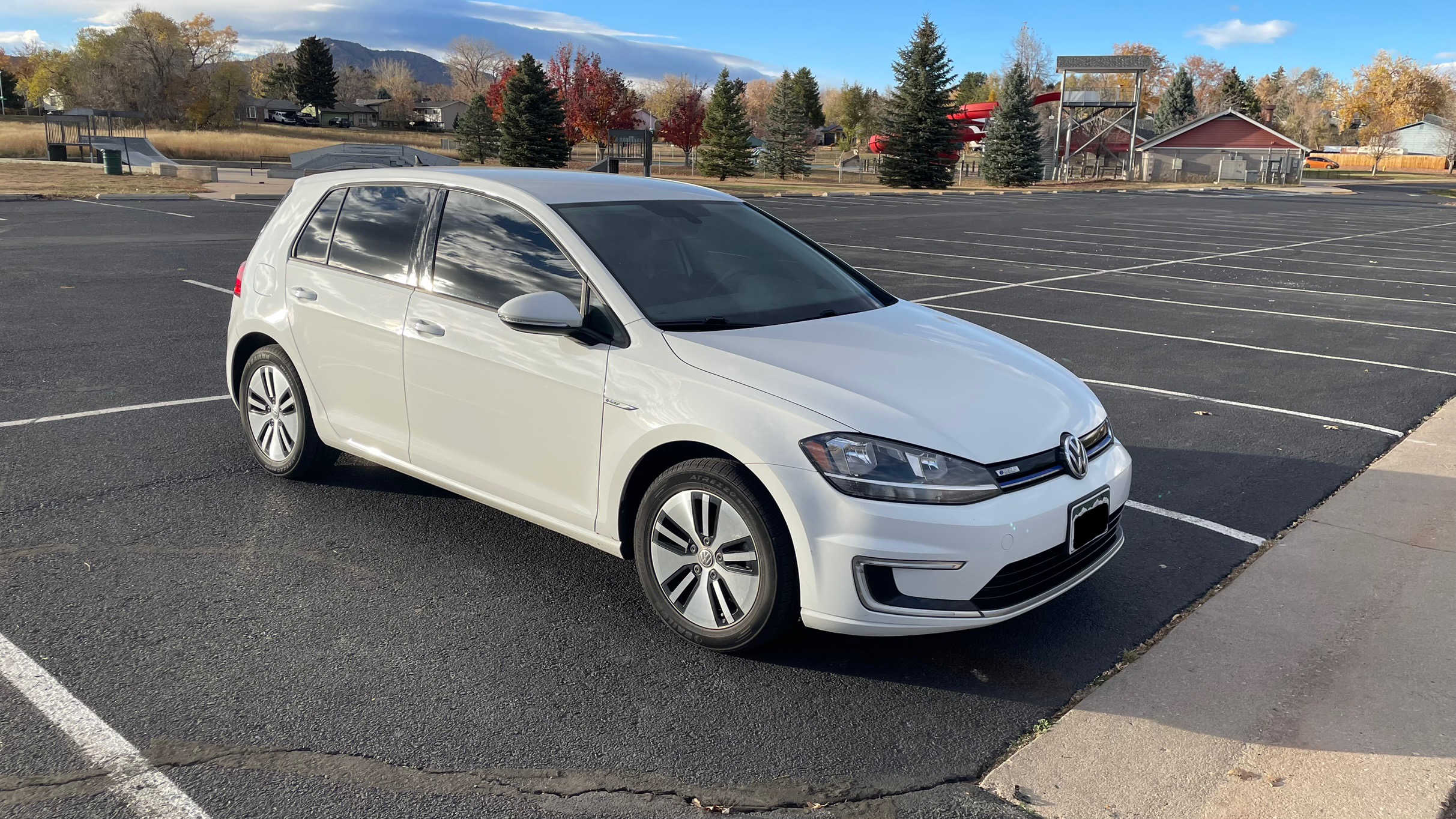 Used 2017 Volkswagen e-Golf SE