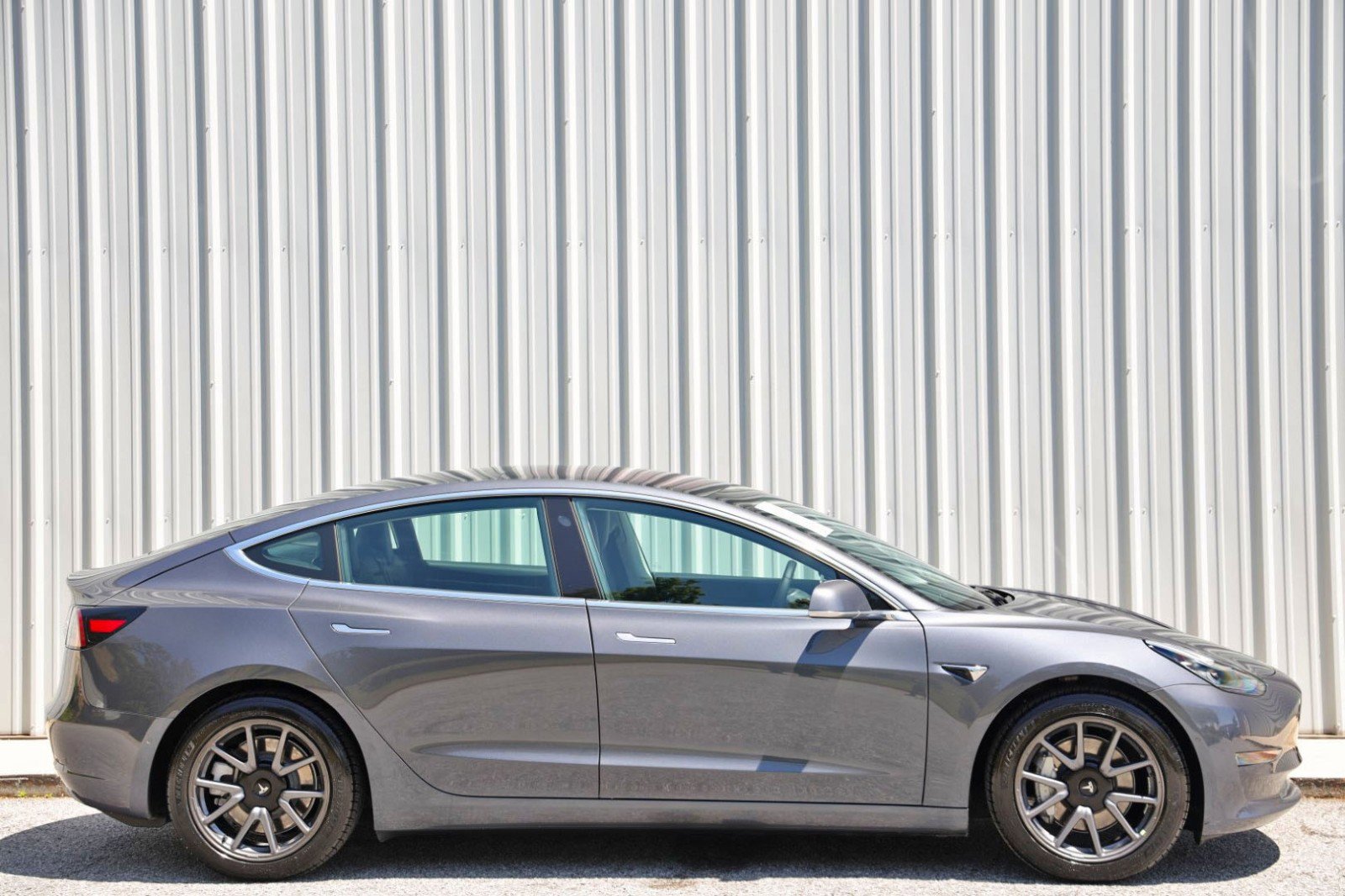 Tesla Pauses Production of Model 3, Y - Kelley Blue Book
