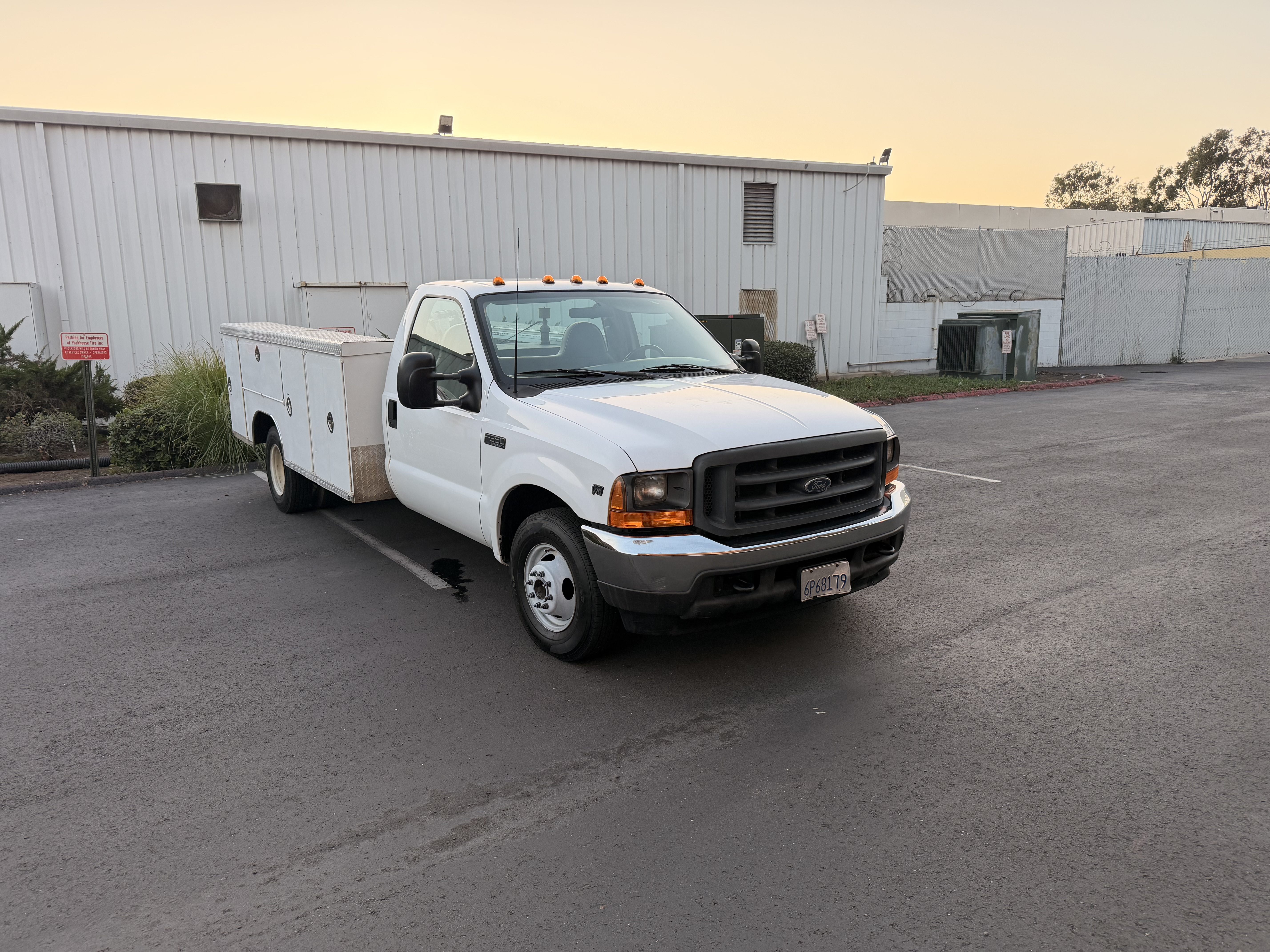 2001 Ford F350 2WD Regular Cab DRW Super Duty