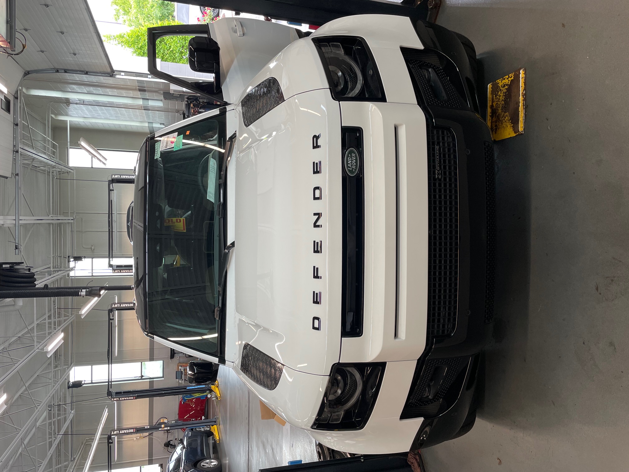 2023 Land Rover Defender 110 X-Dynamic SE