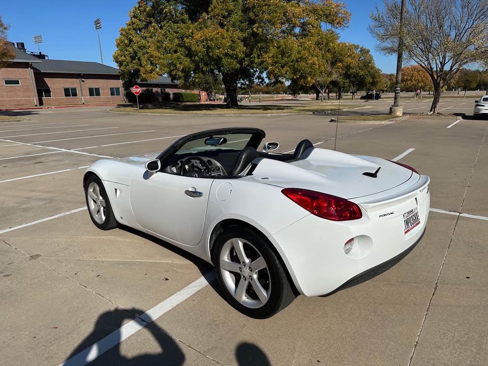 Used 2008 Pontiac Solstice Convertible w/ Premium Package