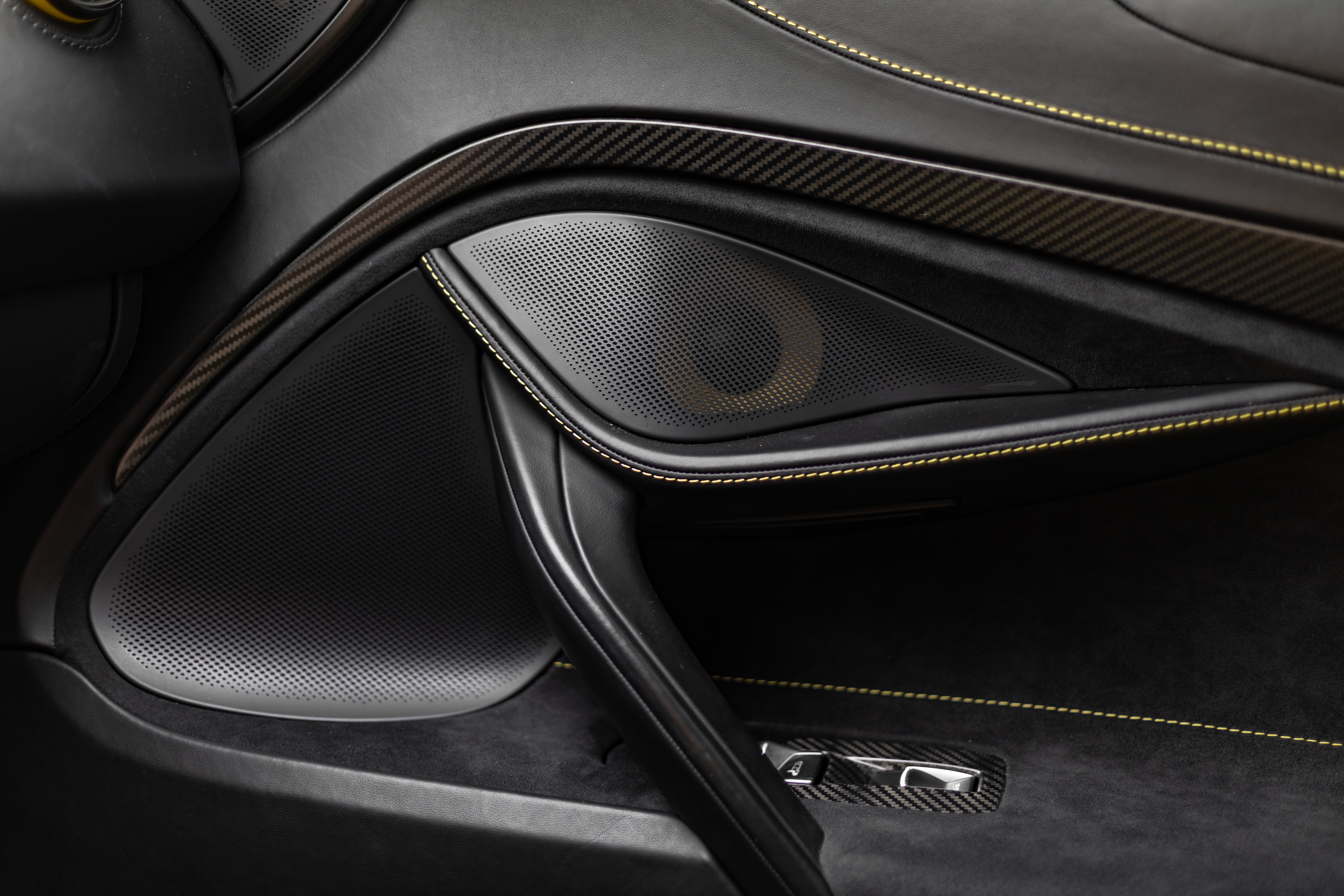 Used 2019 McLaren 720S Performance photo 11