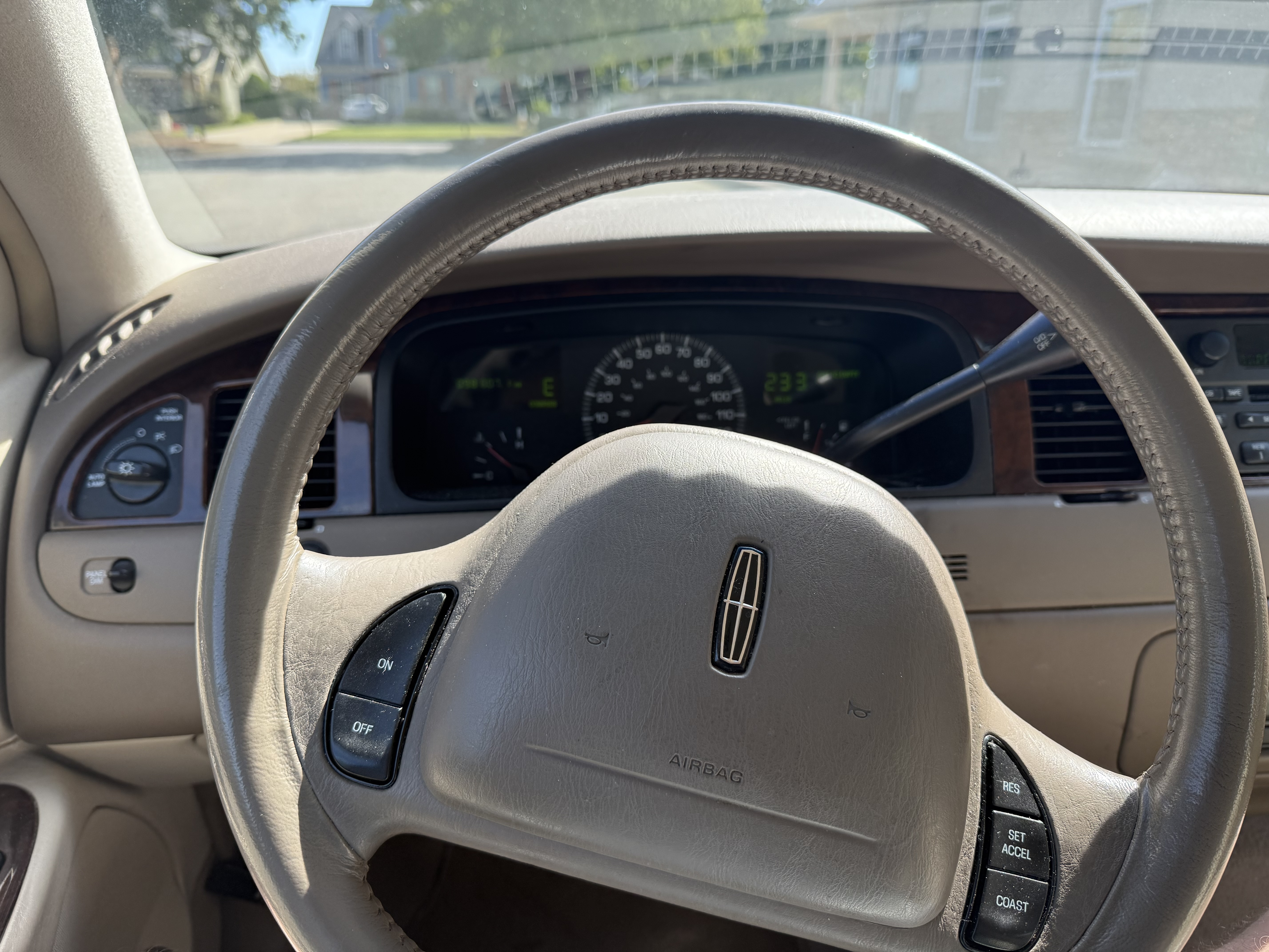 2001 Lincoln Town Car Executive