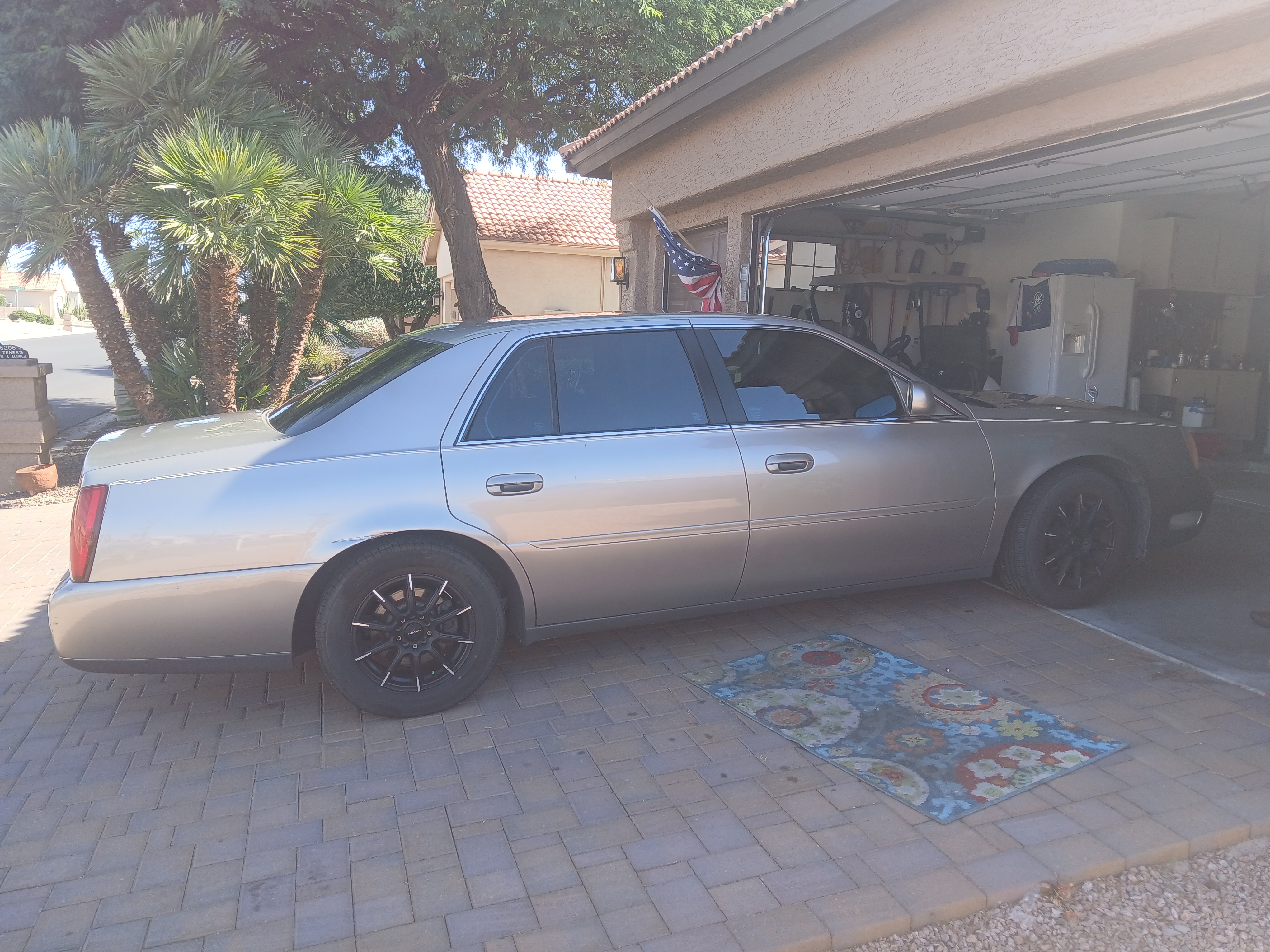 Cadillac Deville 2004 photo 2
