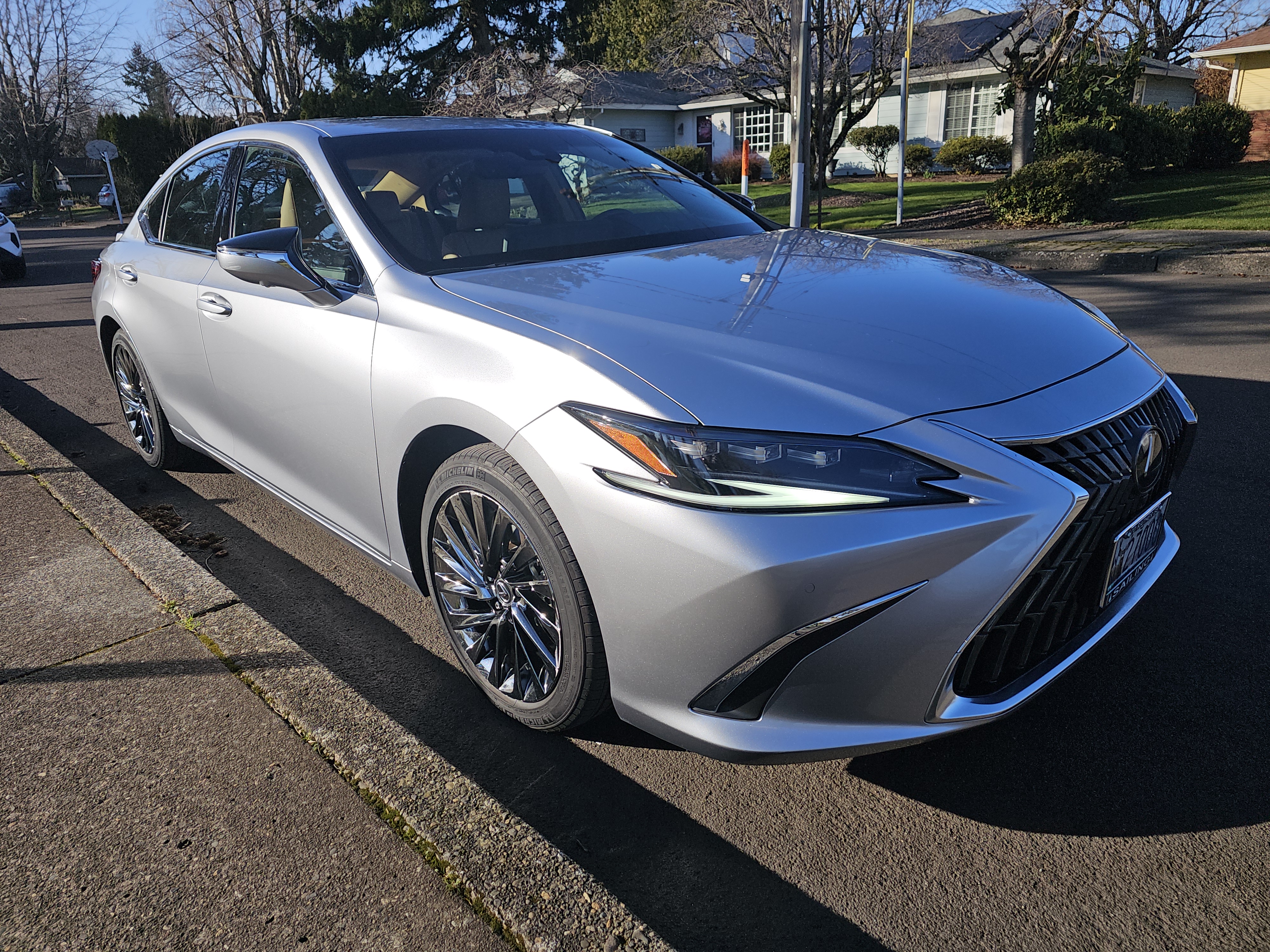 2024 Lexus ES 300h w/ Luxury Package