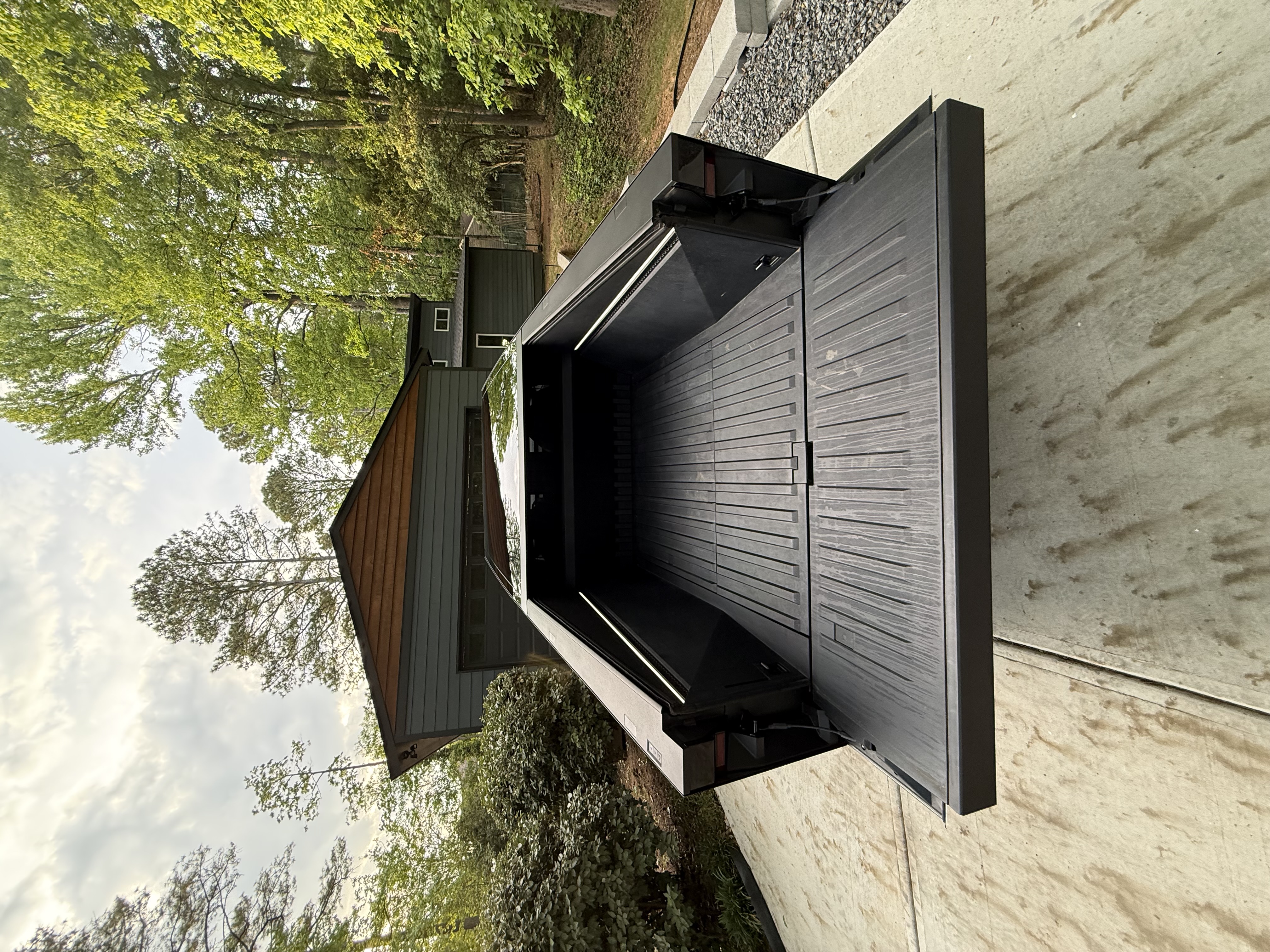 2025 Tesla Cybertruck AWD Crew Cab