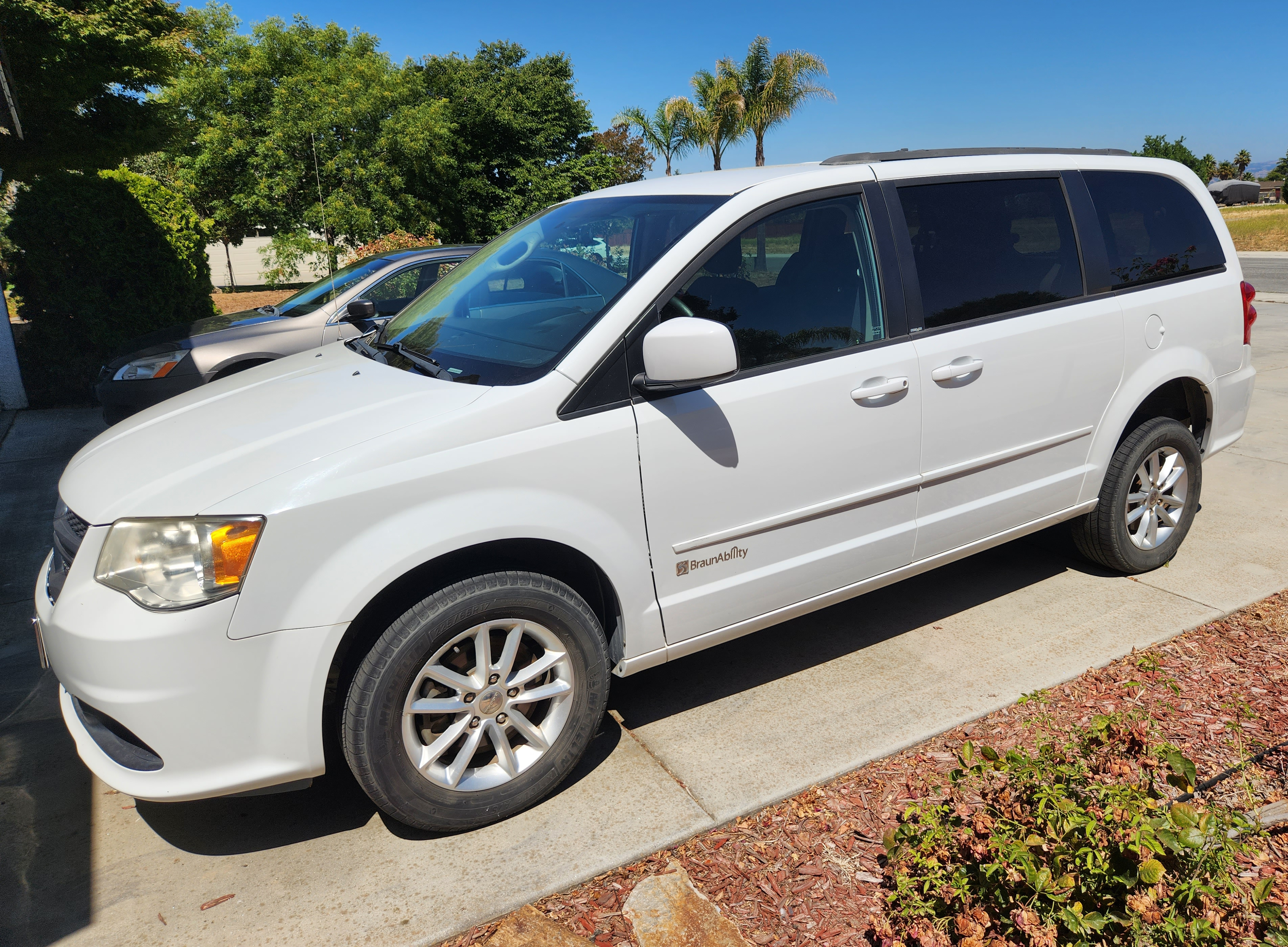 2014 dodge grand caravan sxt for sale