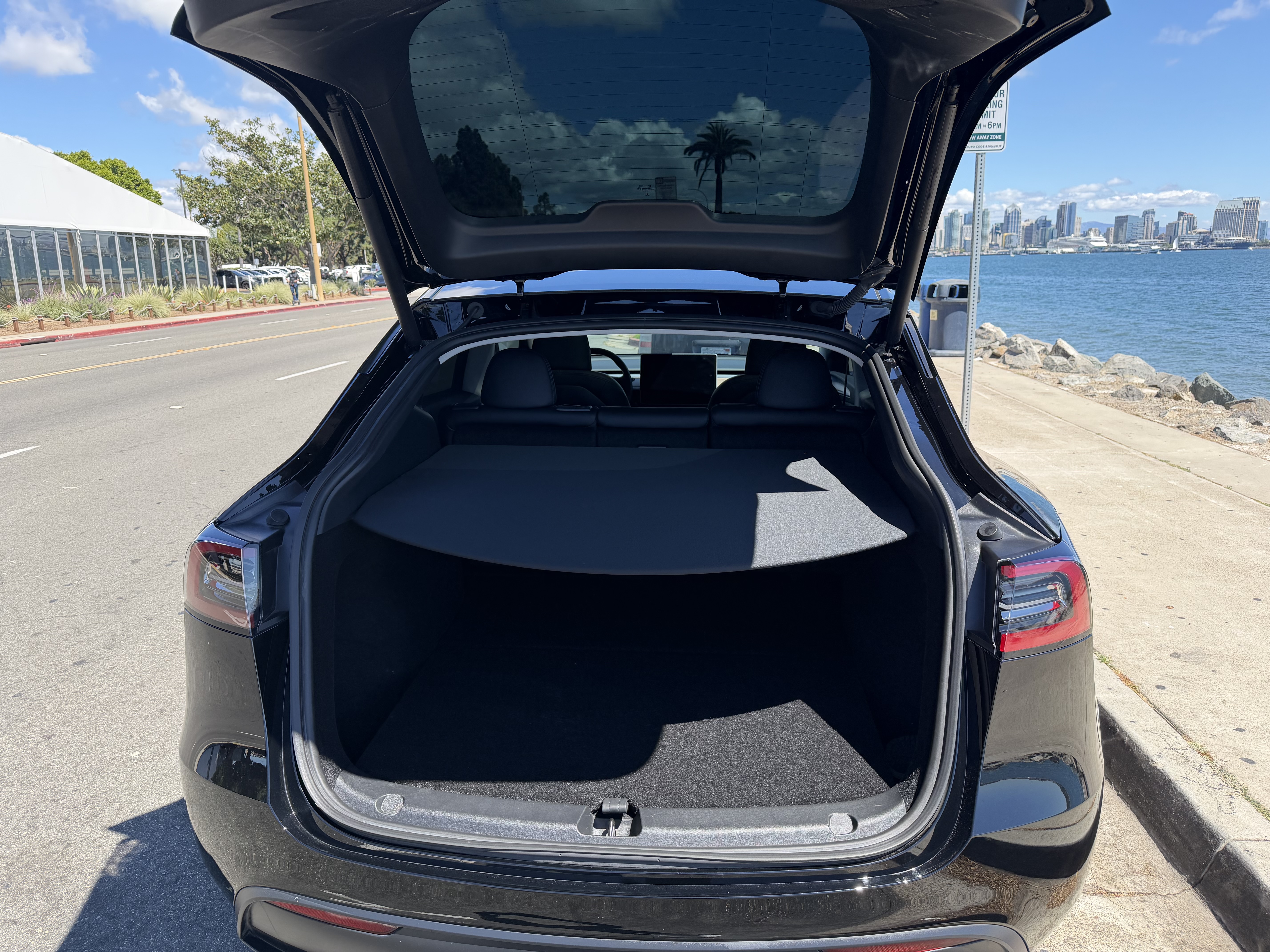2025 Tesla Model Y Long Range