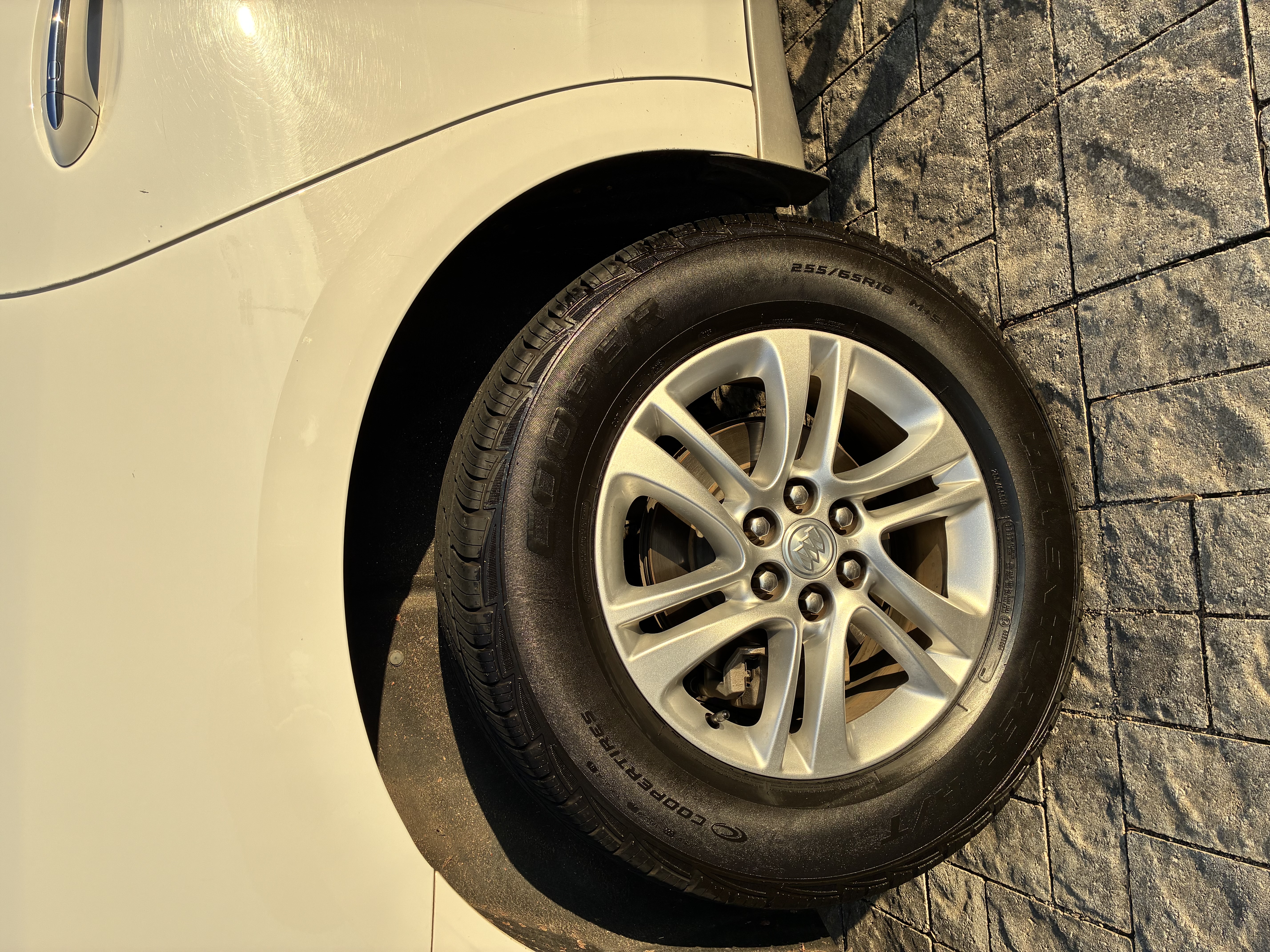 2020 Buick Enclave Essence