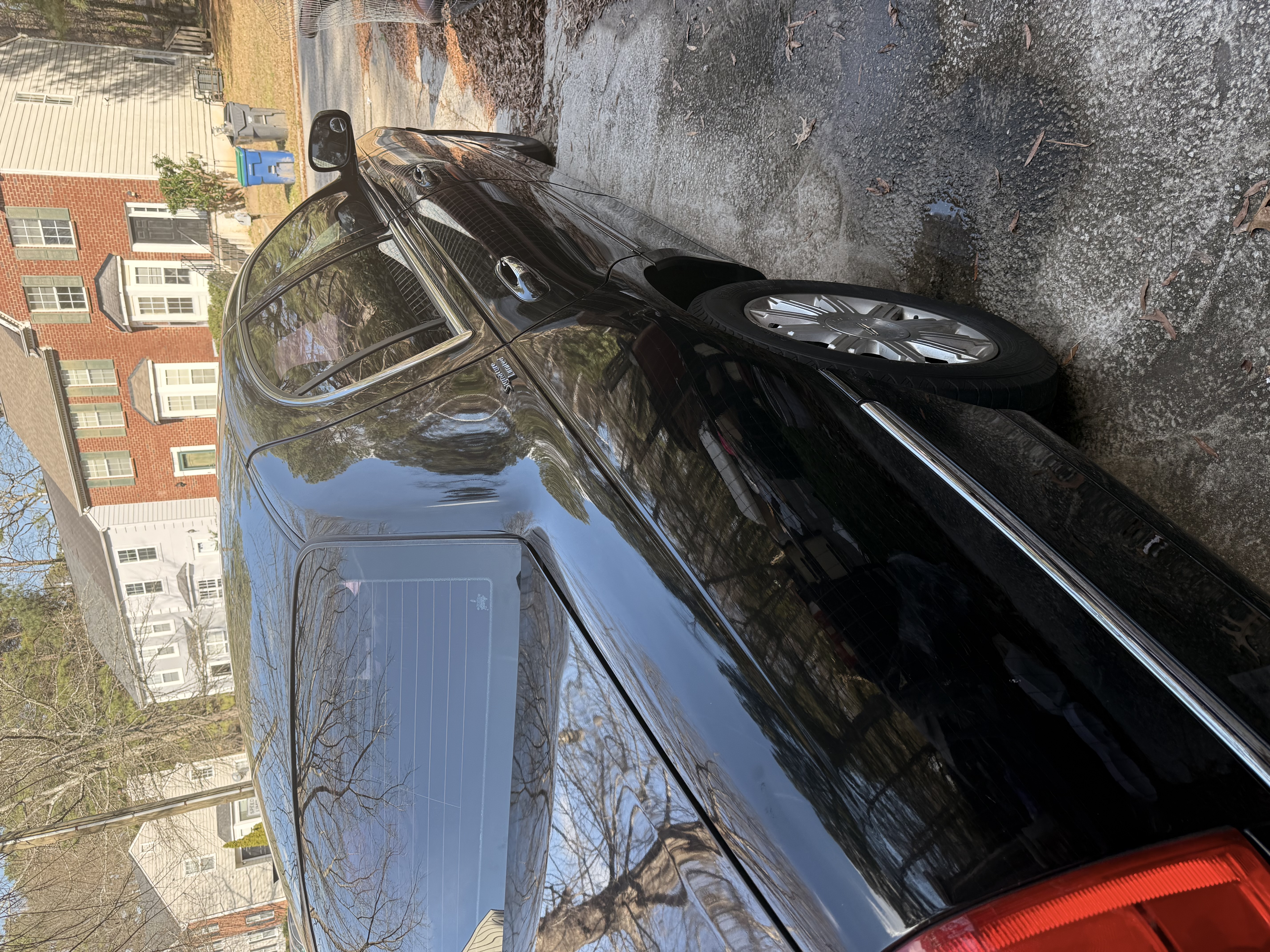 2011 Lincoln Town Car Signature Limited