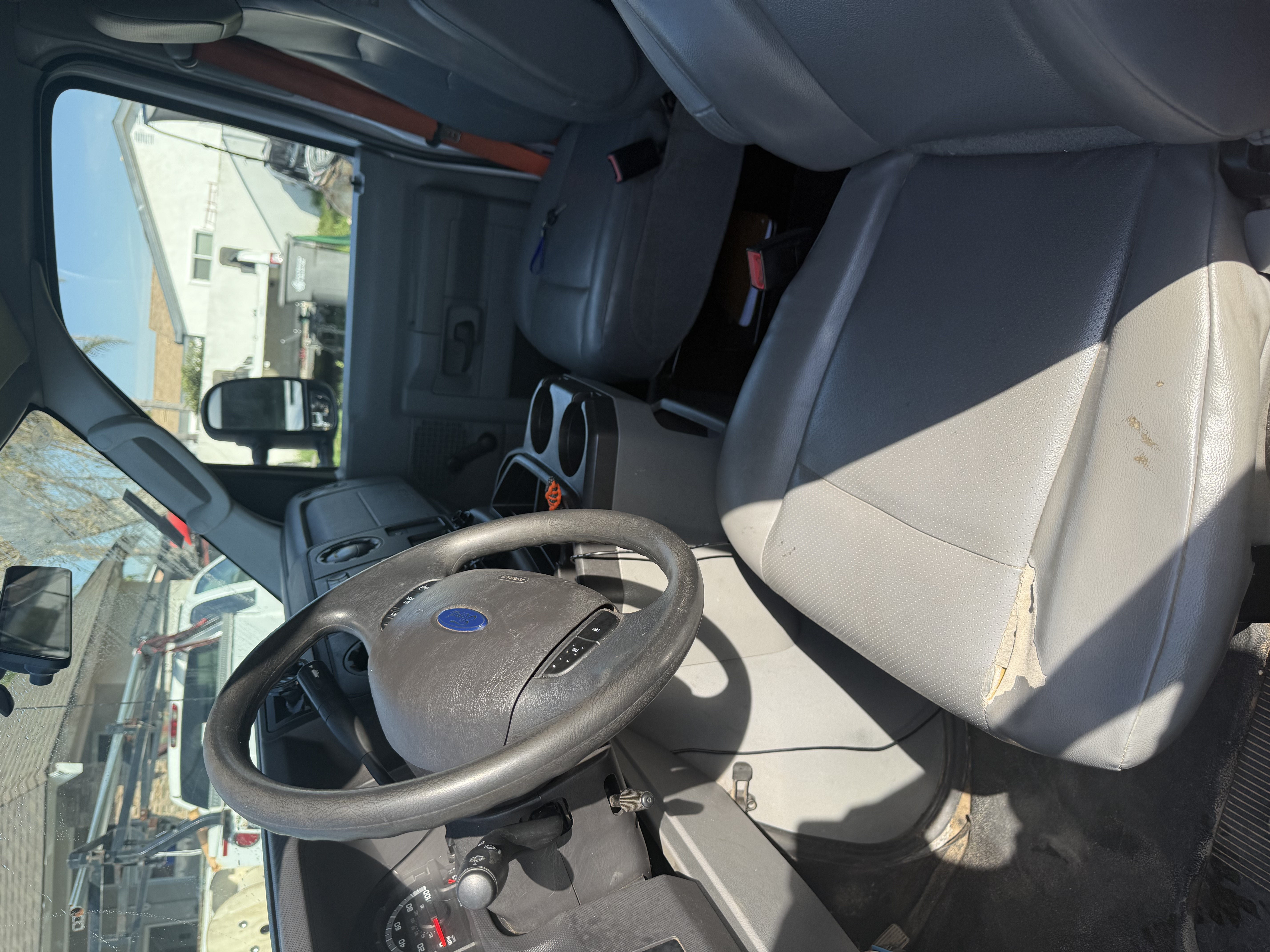 2016 Ford E-350 and Econoline 350 Super Duty