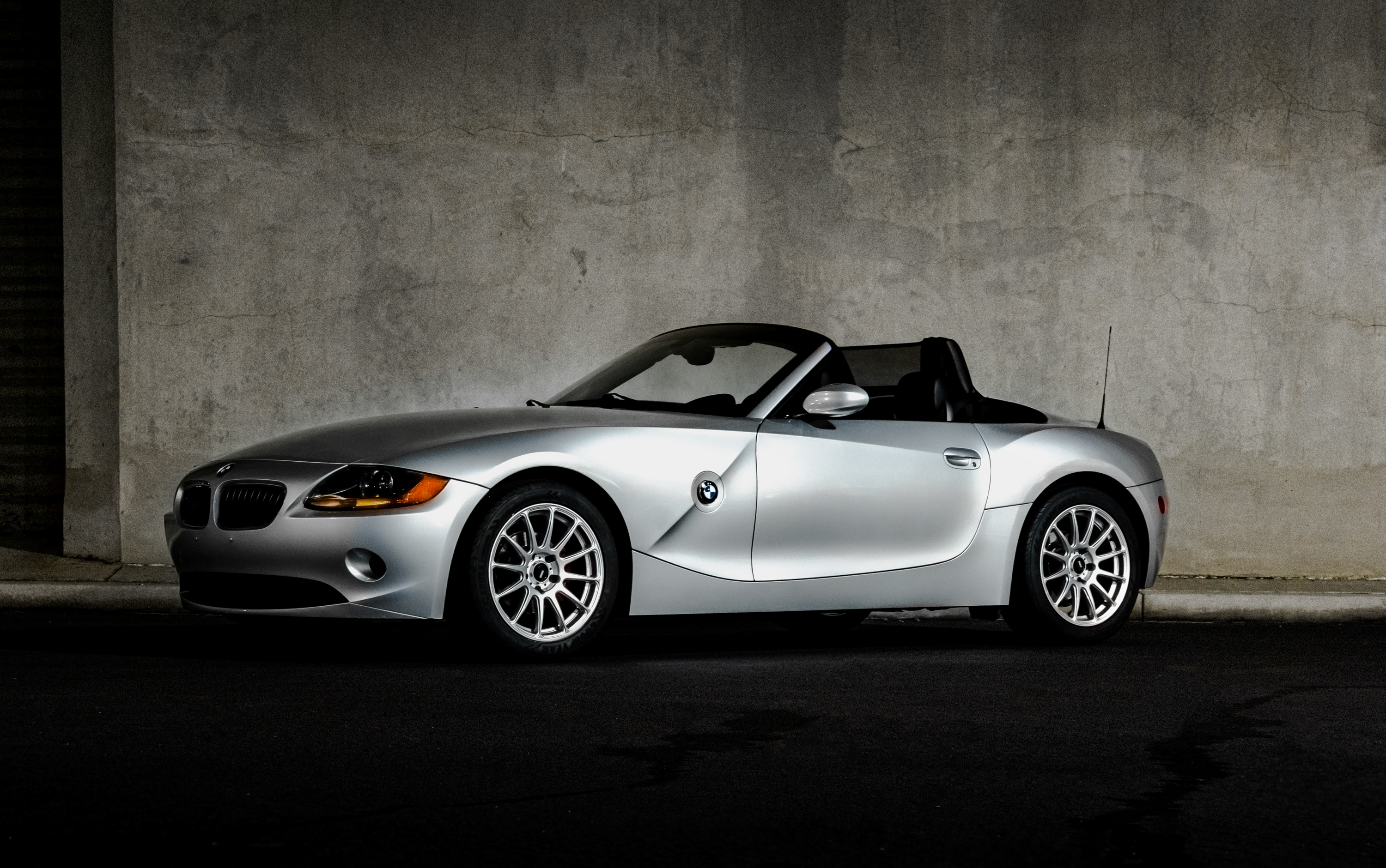 2004 BMW Z4 2.5i