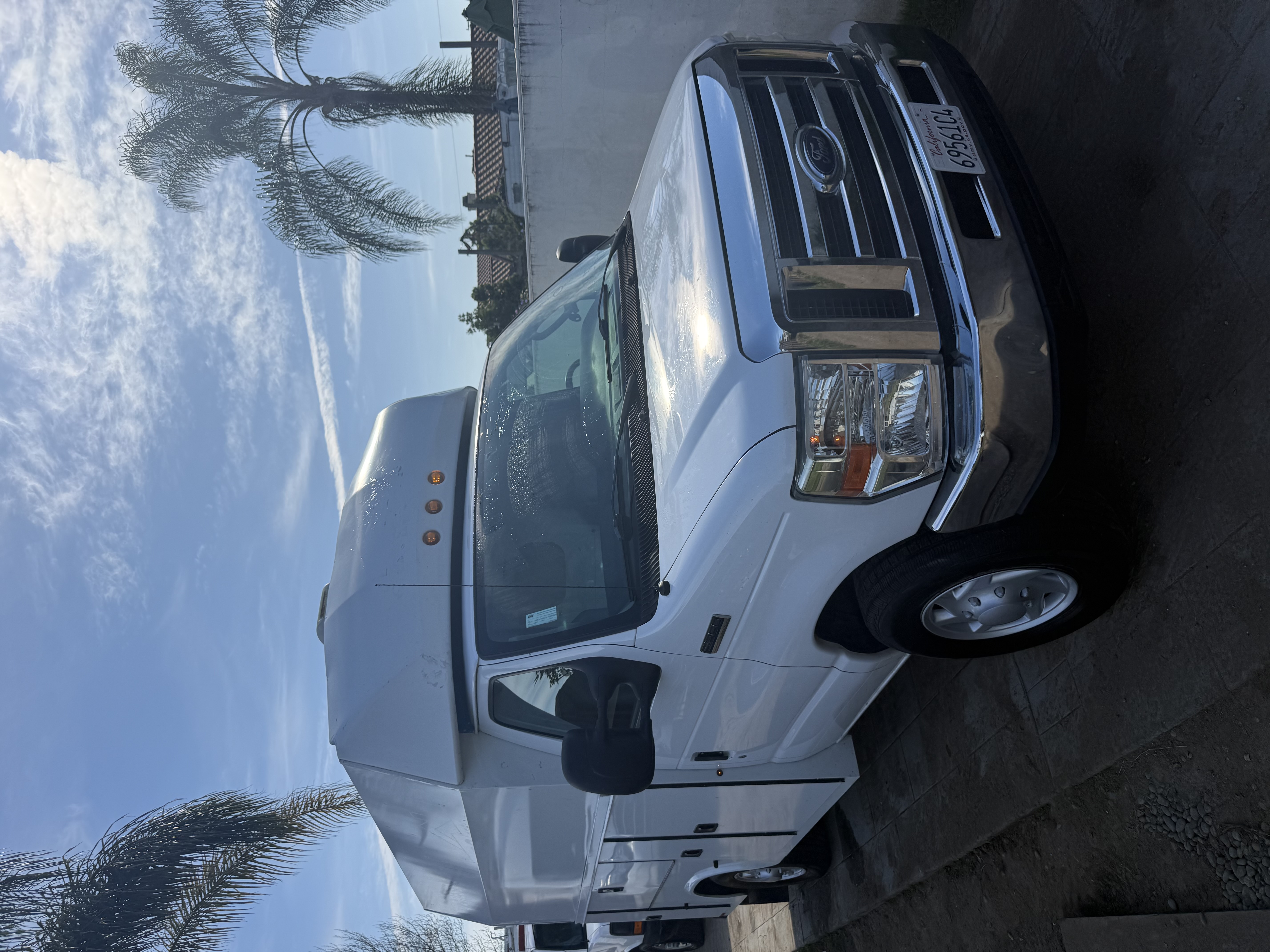 2016 Ford E-350 and Econoline 350 Super Duty
