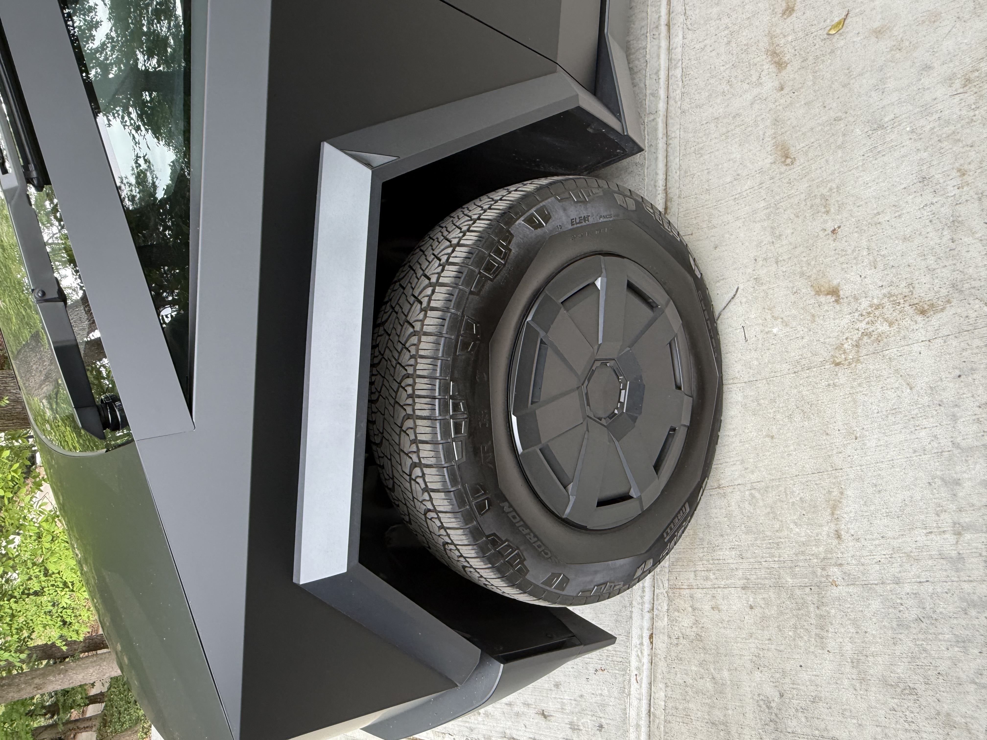 2025 Tesla Cybertruck AWD Crew Cab