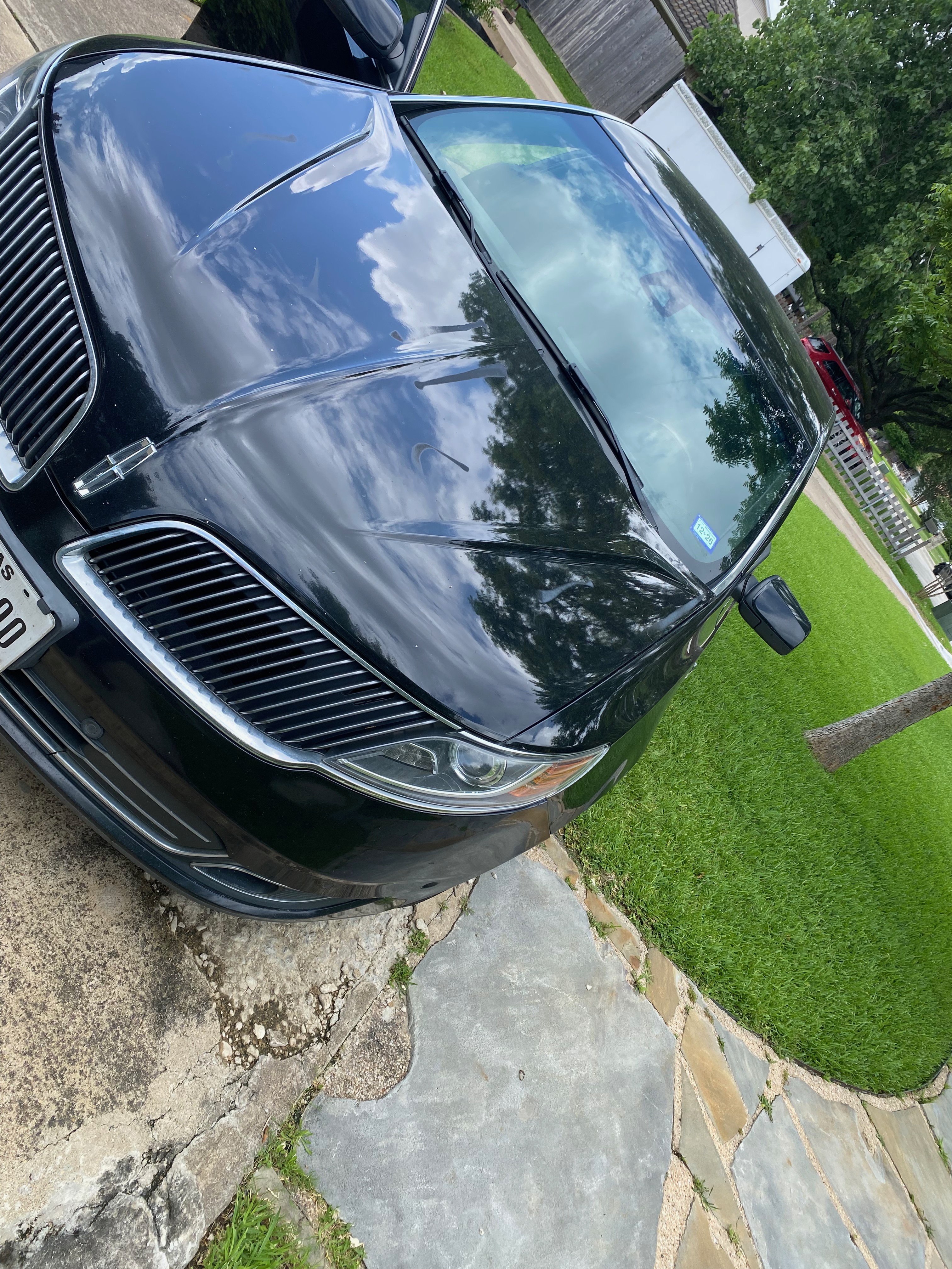 2016 Lincoln MKS Base