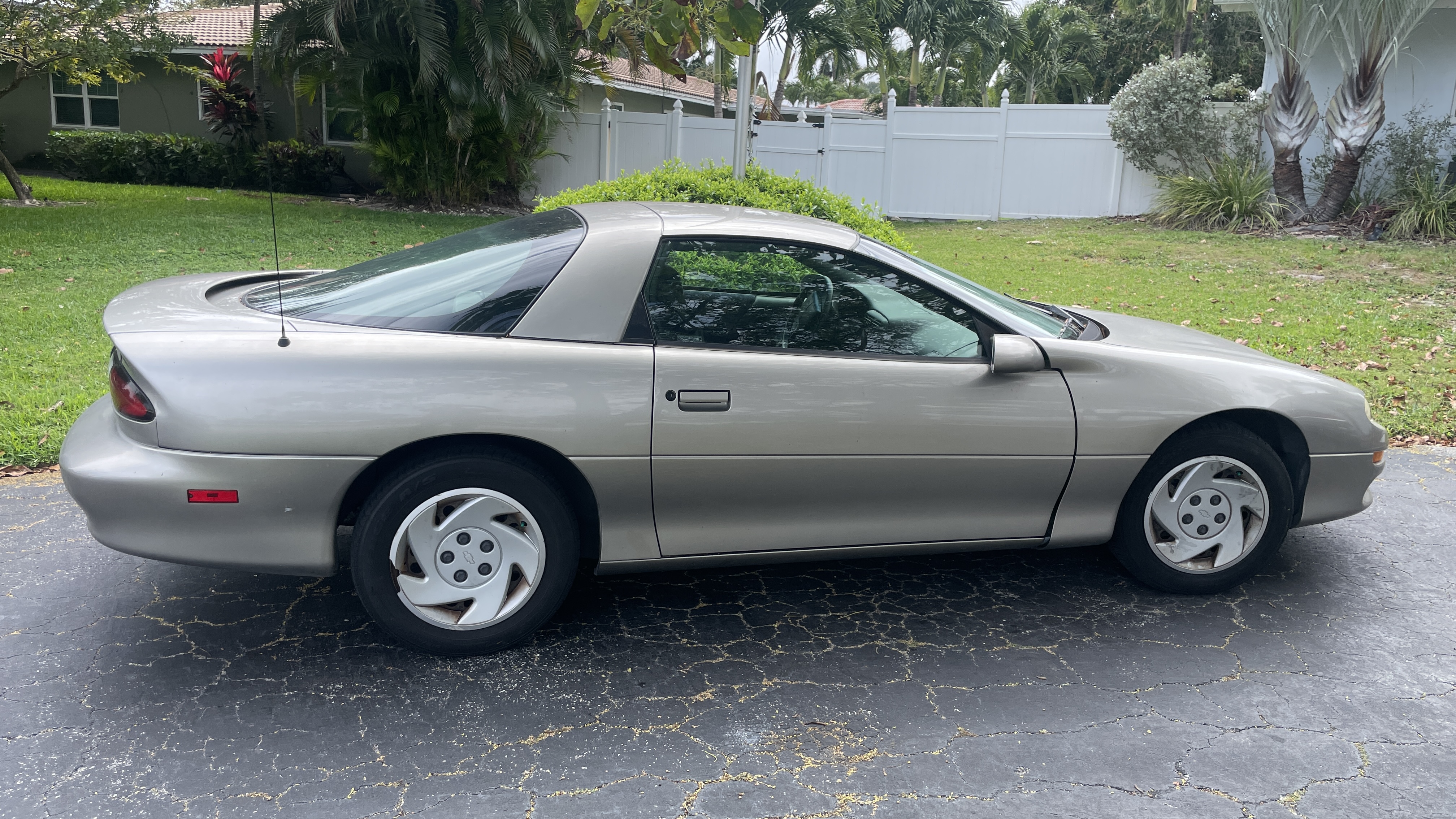 Used 2000 Chevrolet Camaro LT