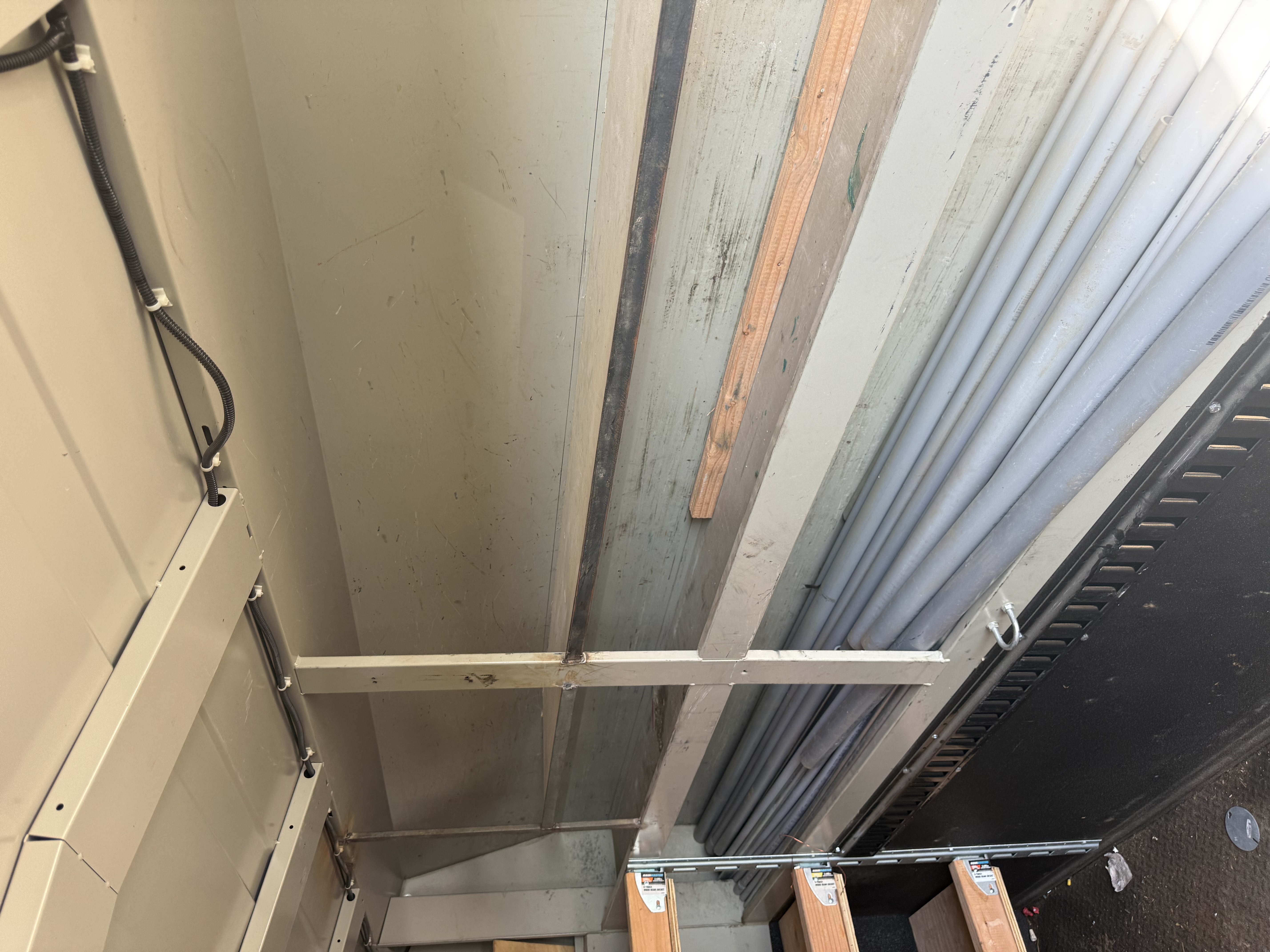 2016 Ford E-350 and Econoline 350 Super Duty