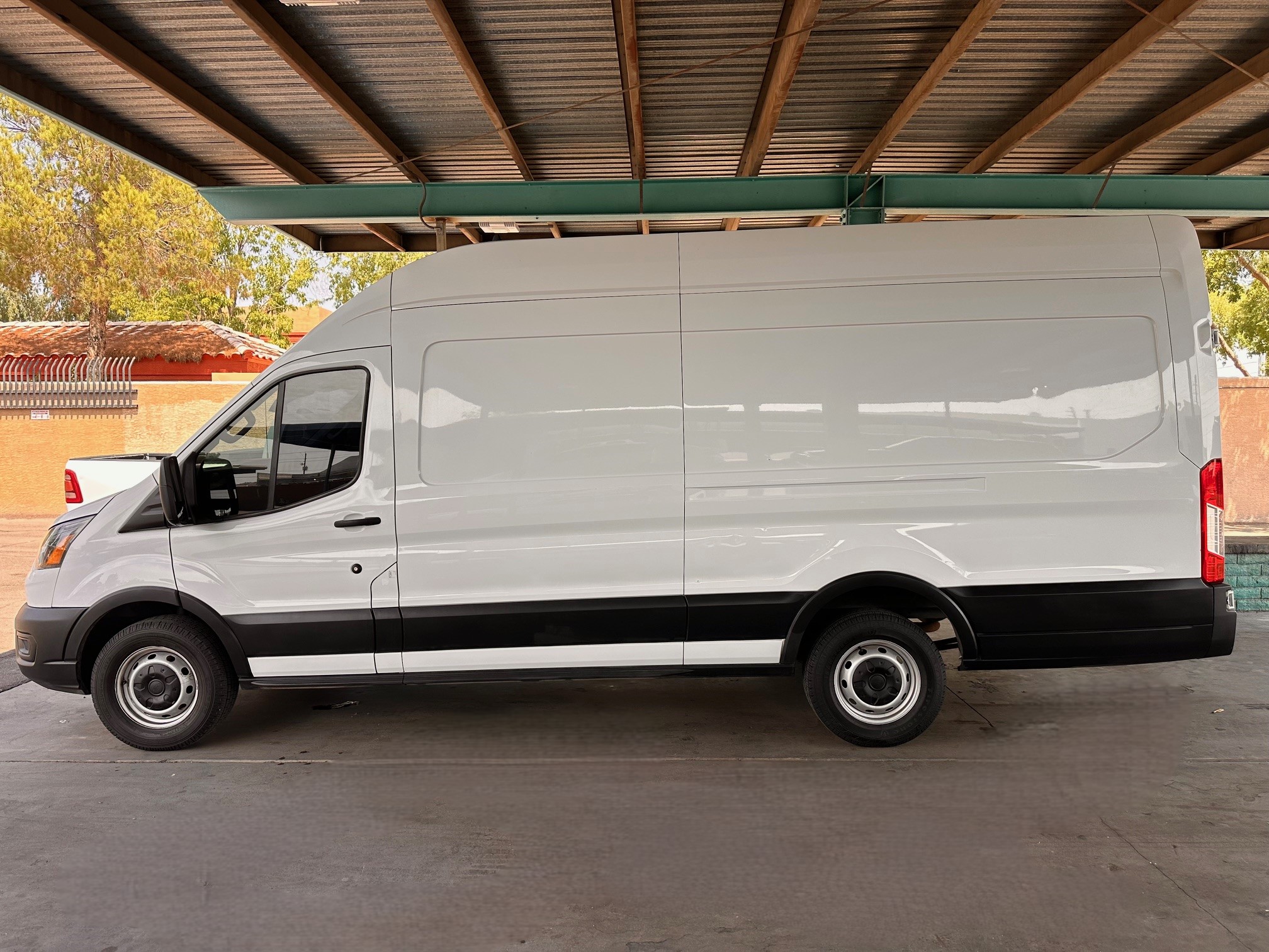 2023 Ford Transit 250 148" High Roof Extended