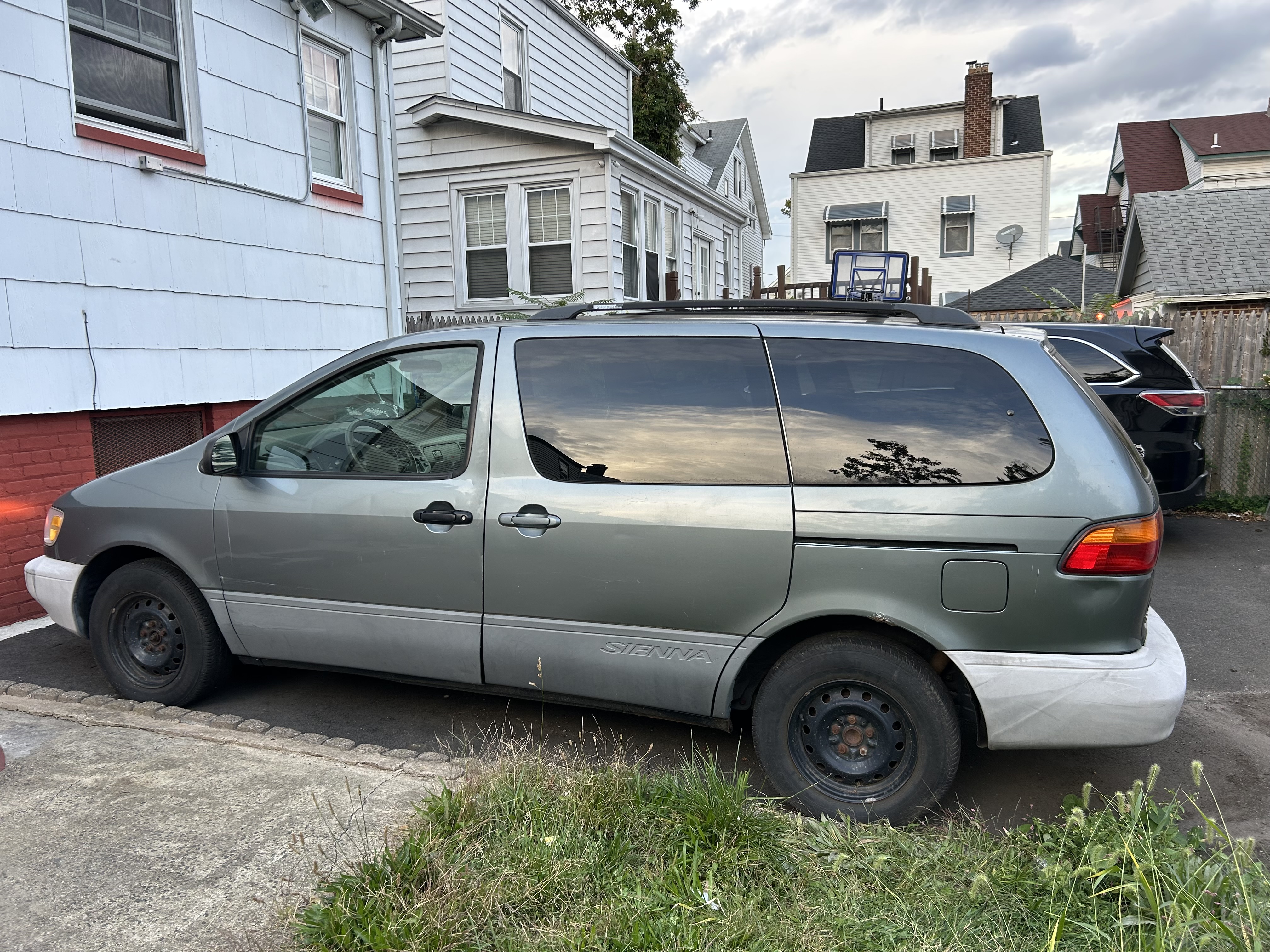 2000 Toyota Sienna LE