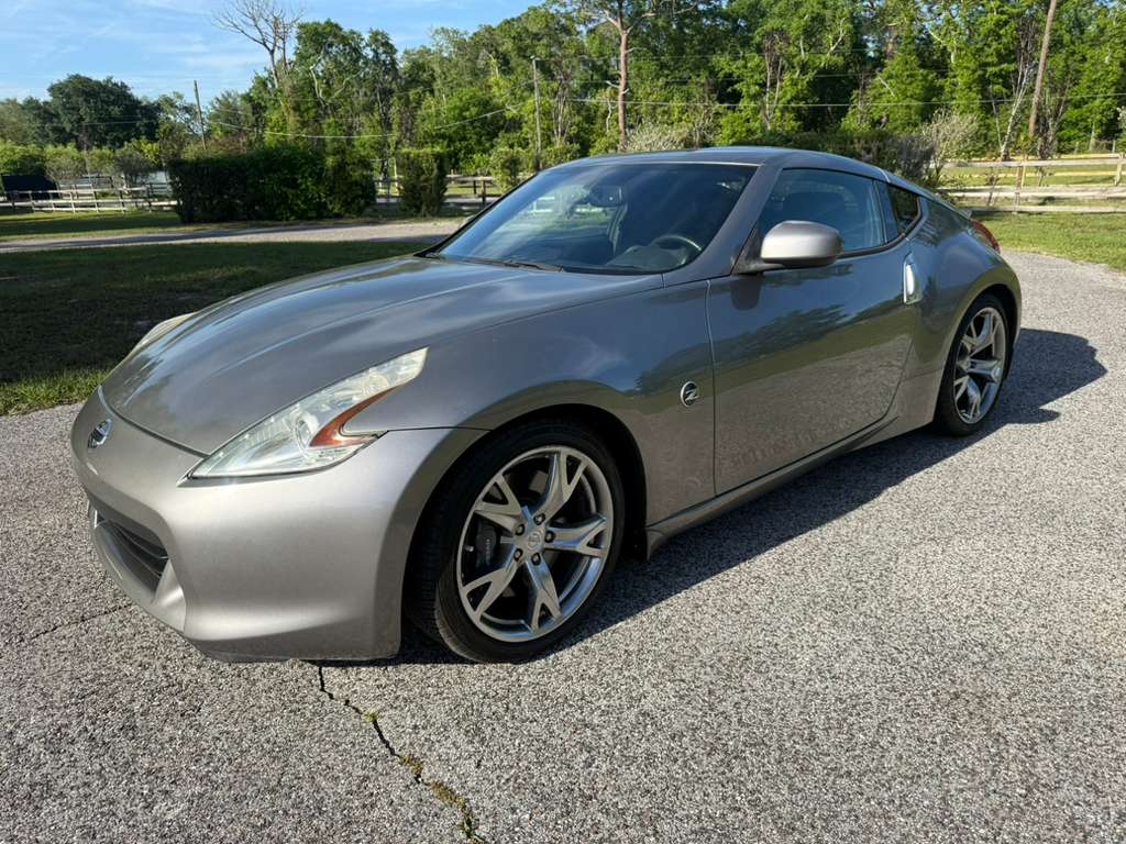 Used 2009 Nissan 370Z Touring w/ Sport Pkg