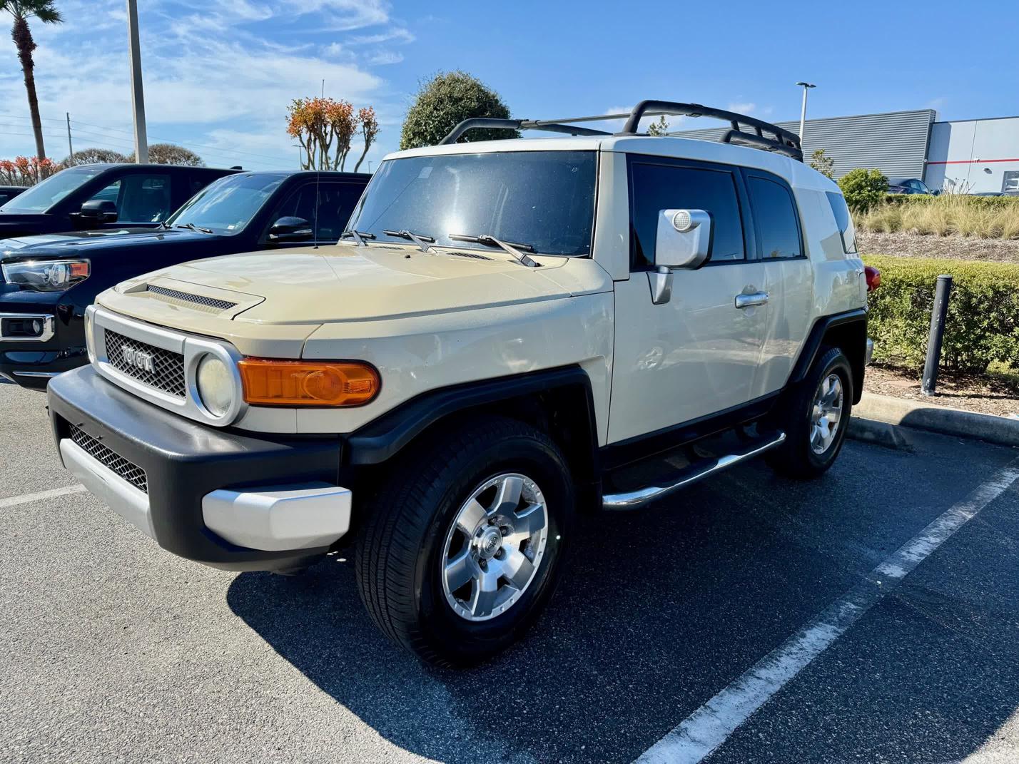 Used 2008 Toyota FJ Cruiser 4WD w/ Upgrade Pkg 2