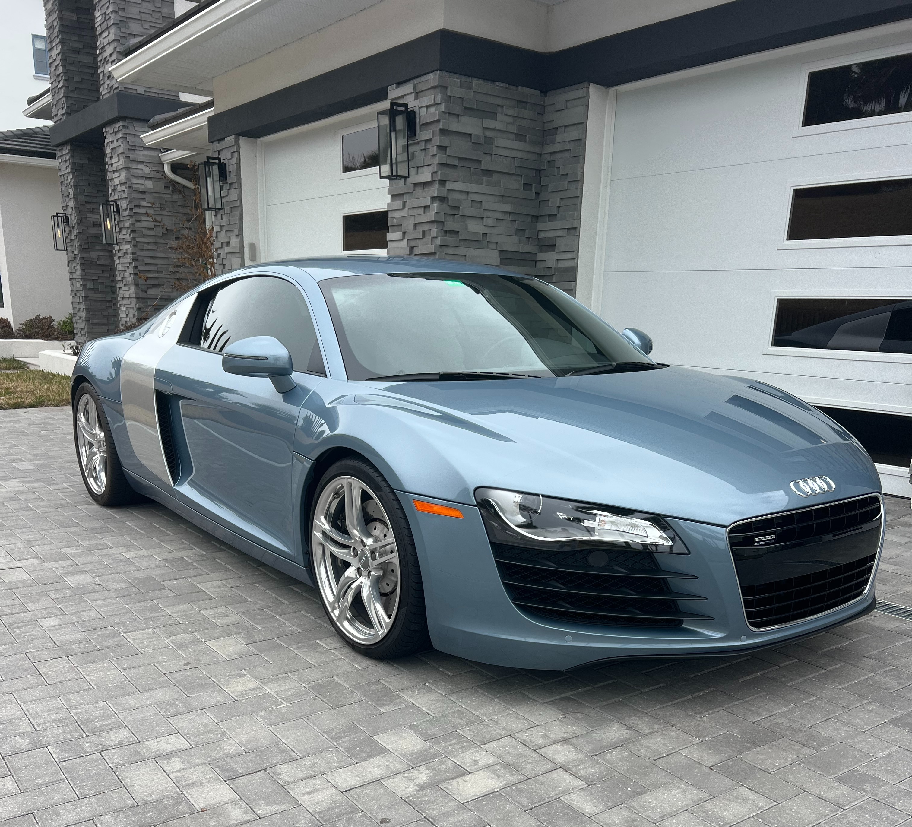 Used 2010 Audi R8 V8