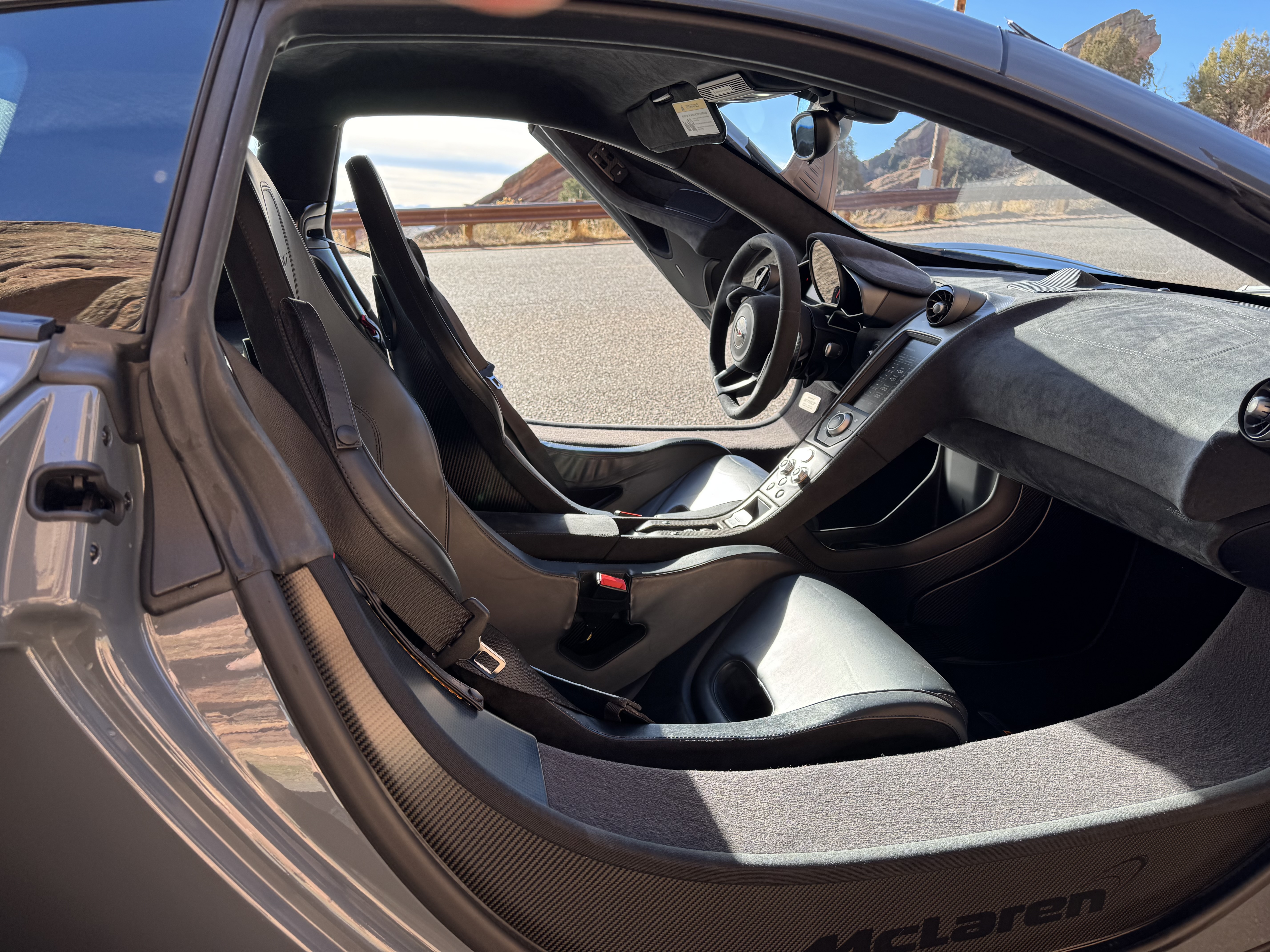 Used 2016 McLaren 675LT Coupe photo 18