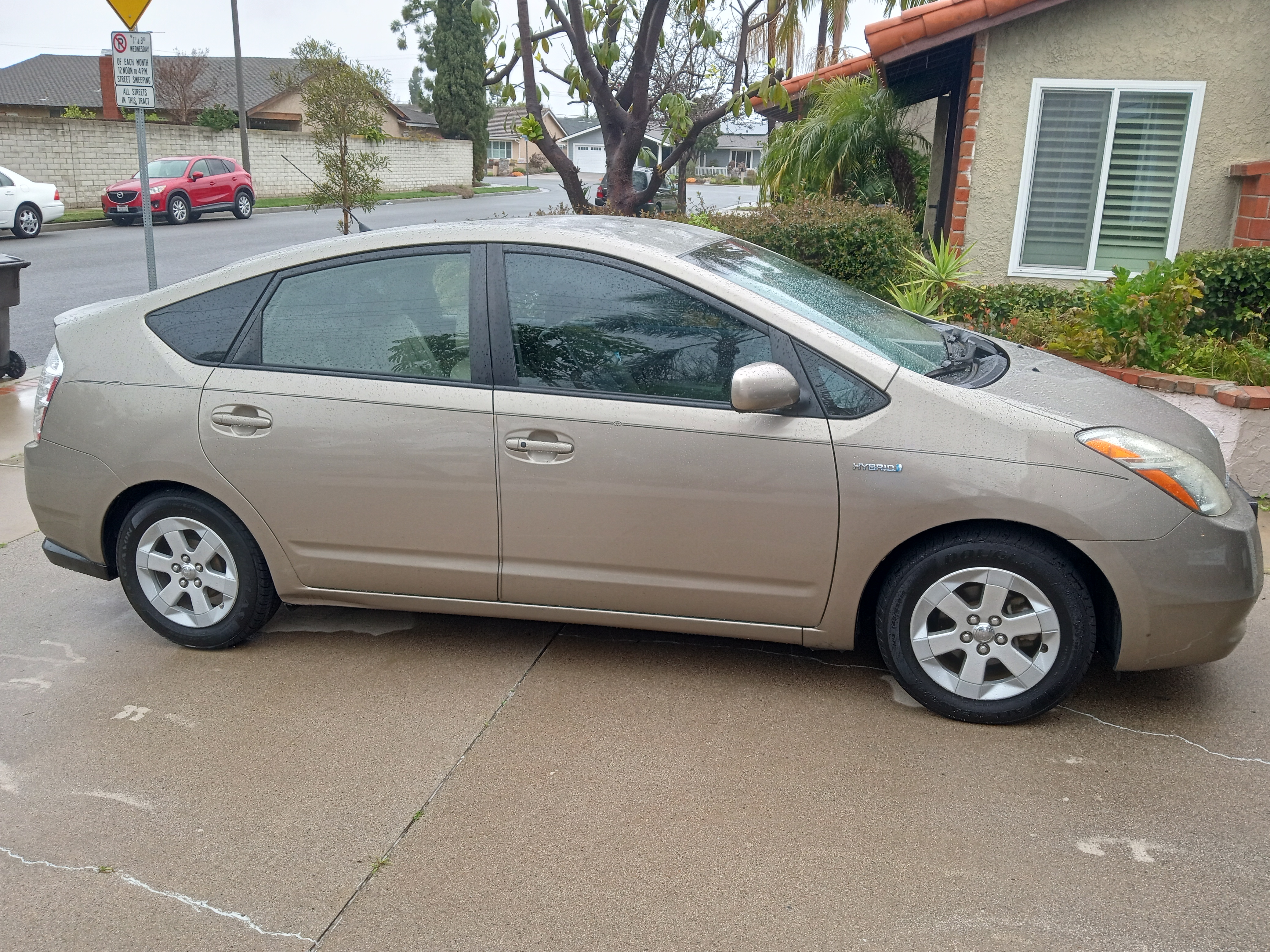 Best Used Cars Under $10K? Get the 2011 Toyota Yaris Today!