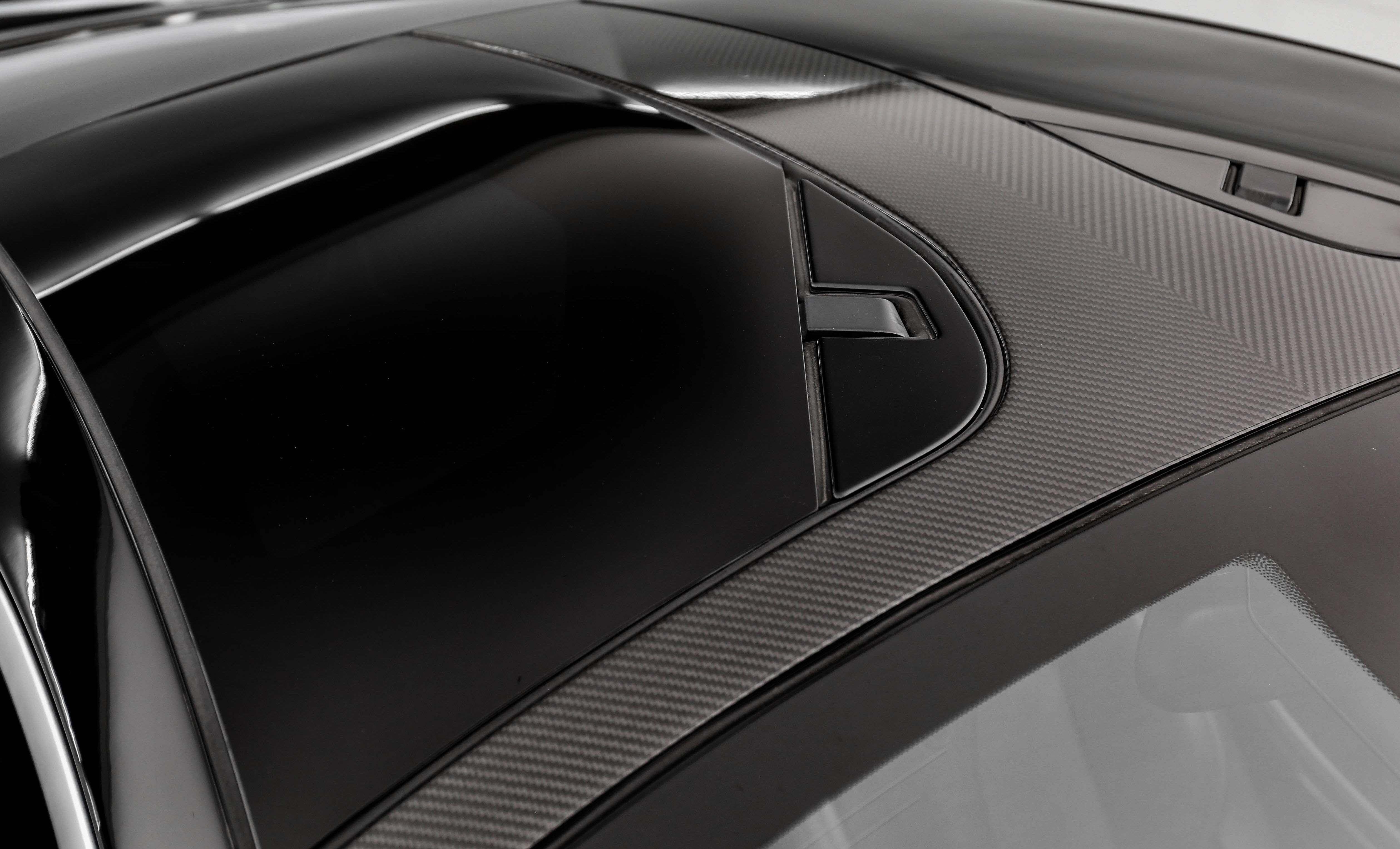 Used 2018 McLaren 720S Luxury photo 10