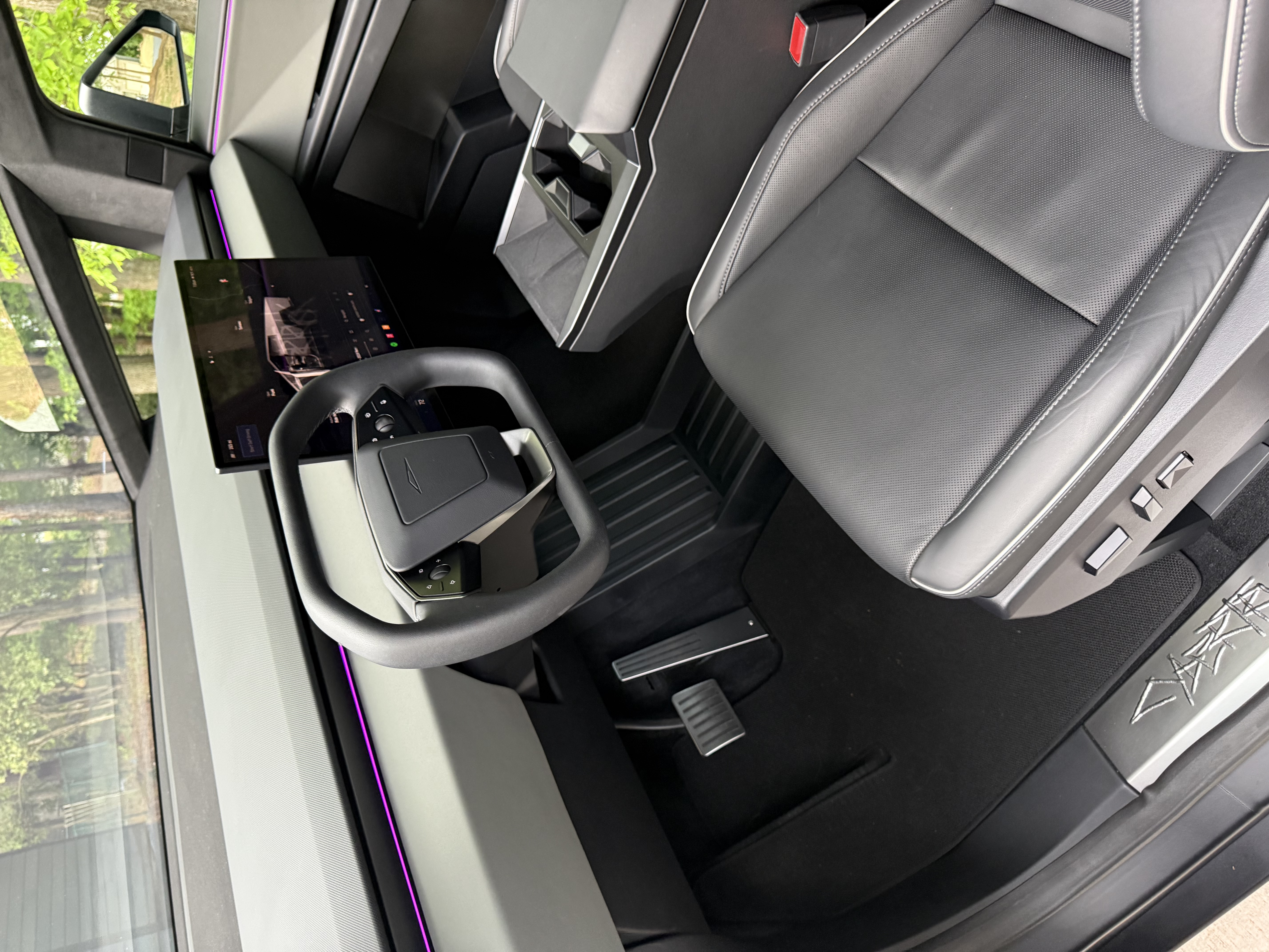 2025 Tesla Cybertruck AWD Crew Cab