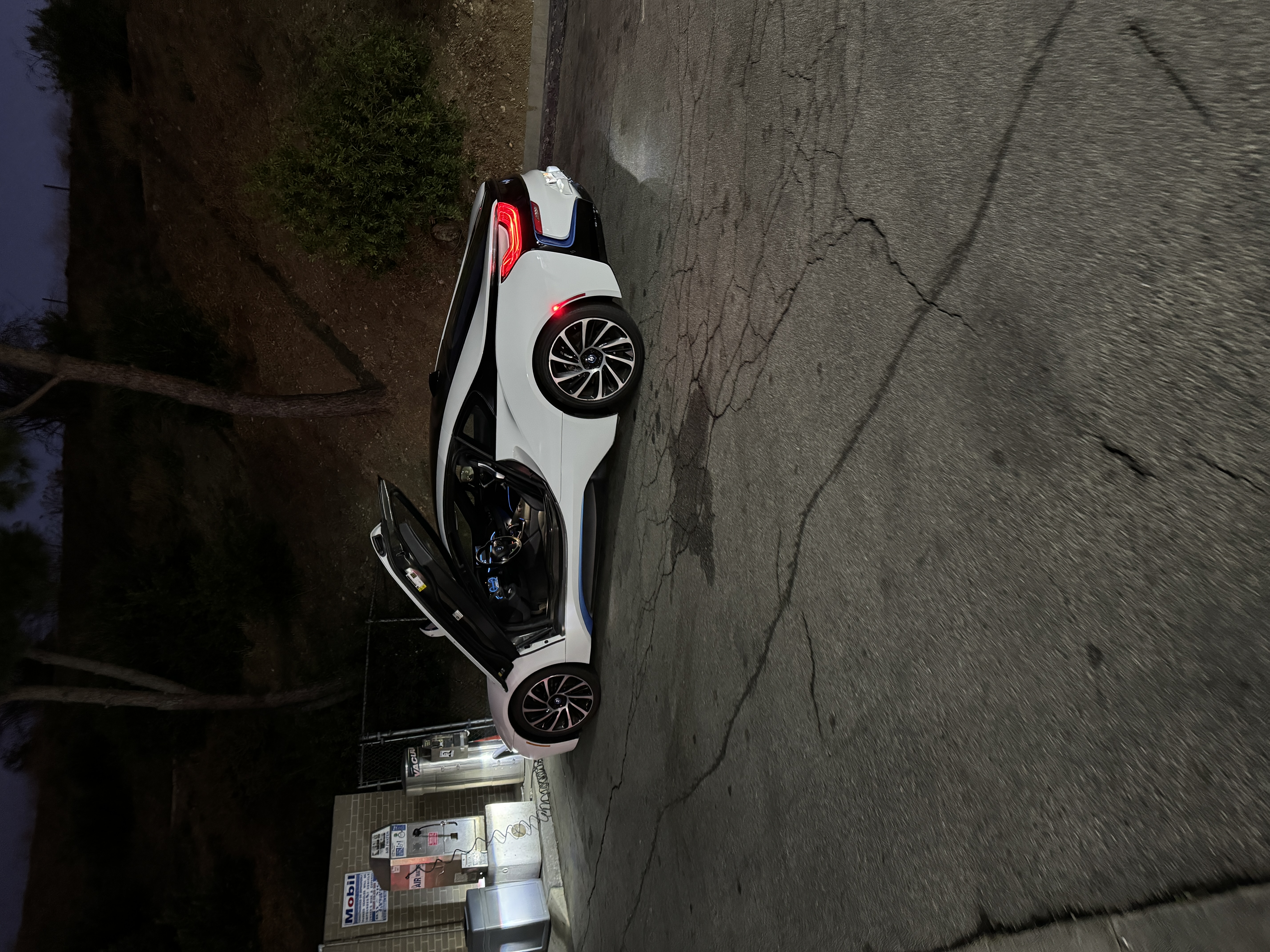 Used 2017 BMW i8 Coupe 2D