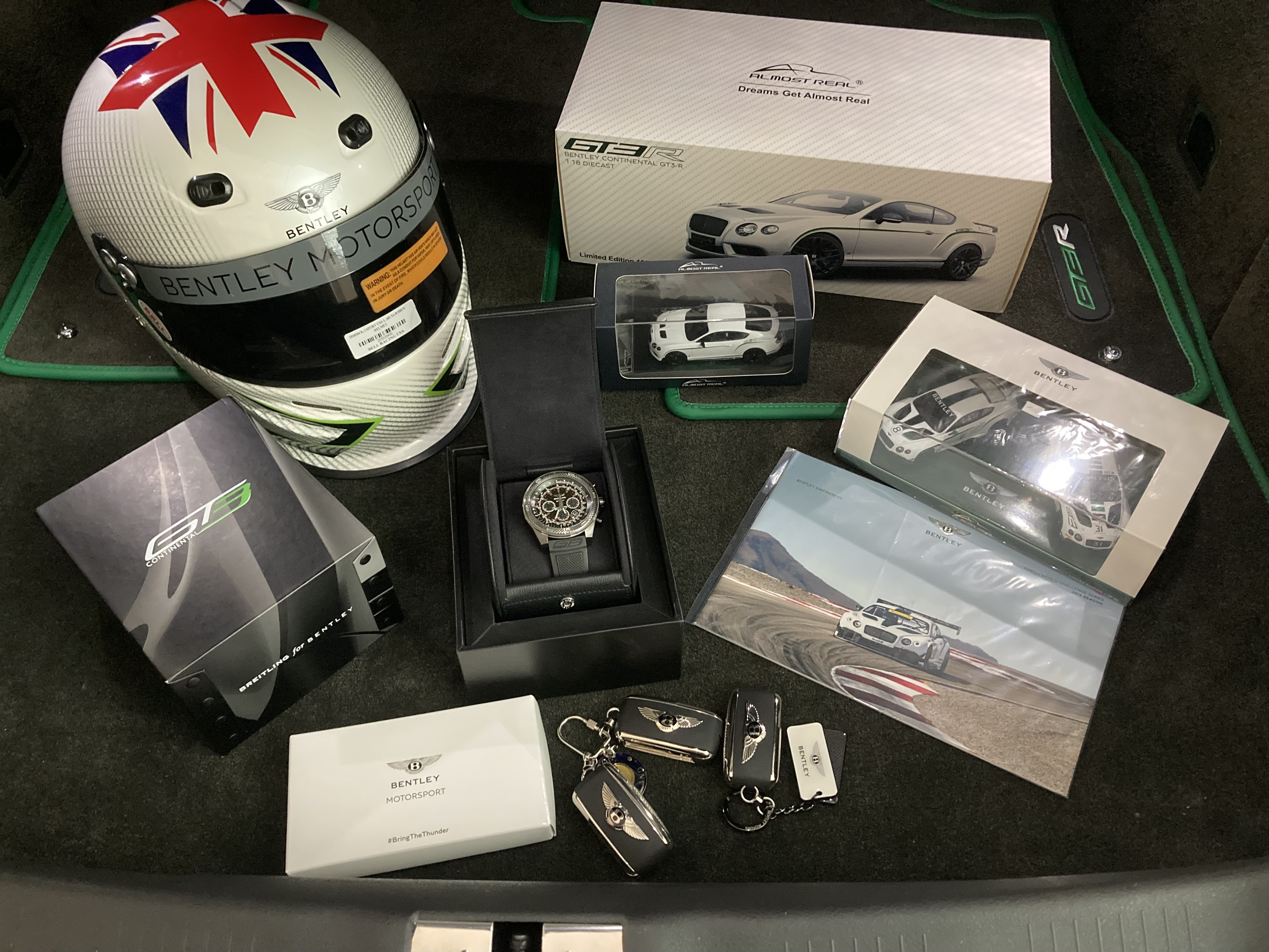 【送料込み！17日まで3日間値下げ】BENTL COR-PRO Mサイズ Bentley Continental GT3-R for Sale - Kelley Blue Book