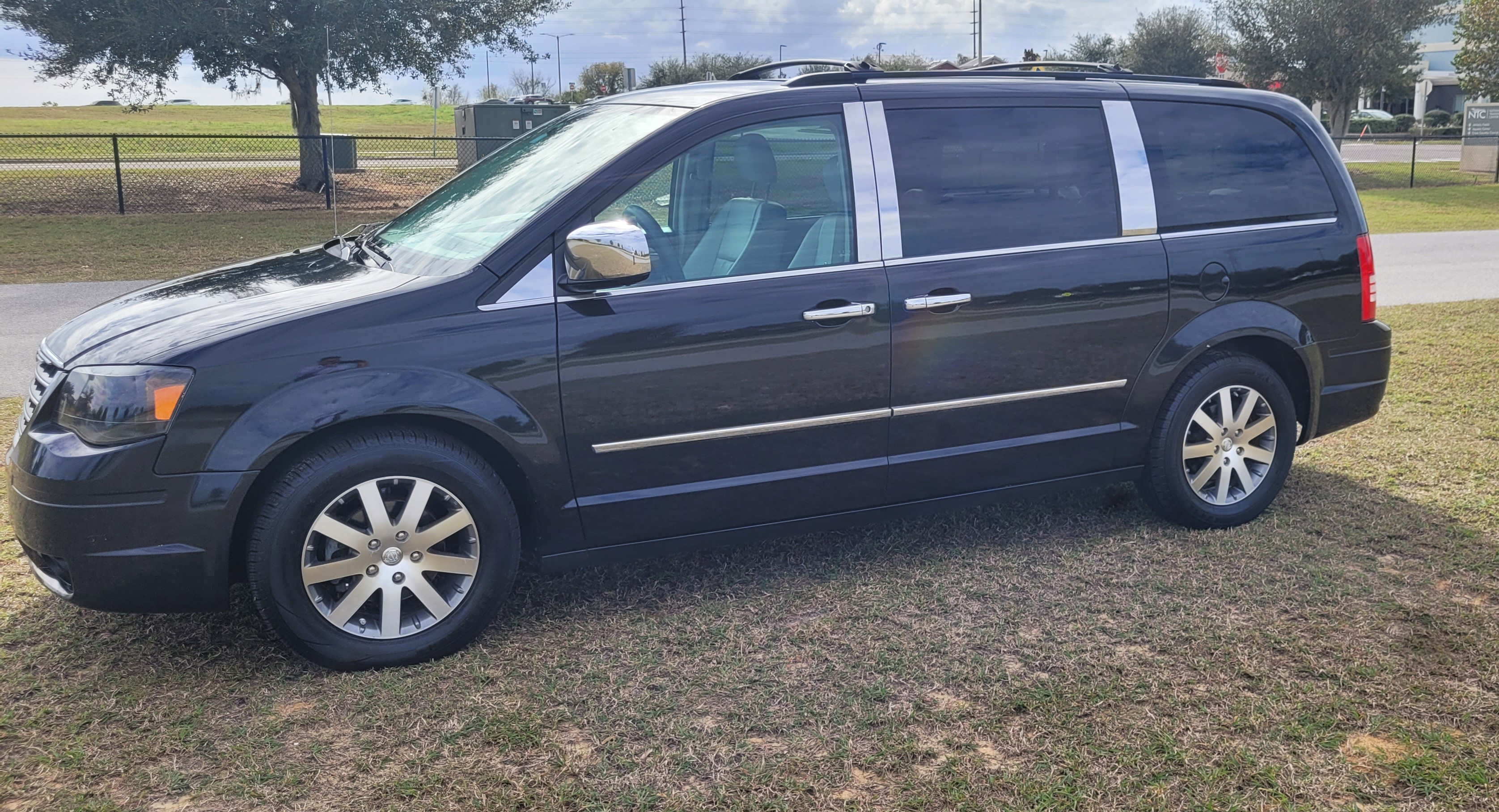 2009 minivans best sale for sale