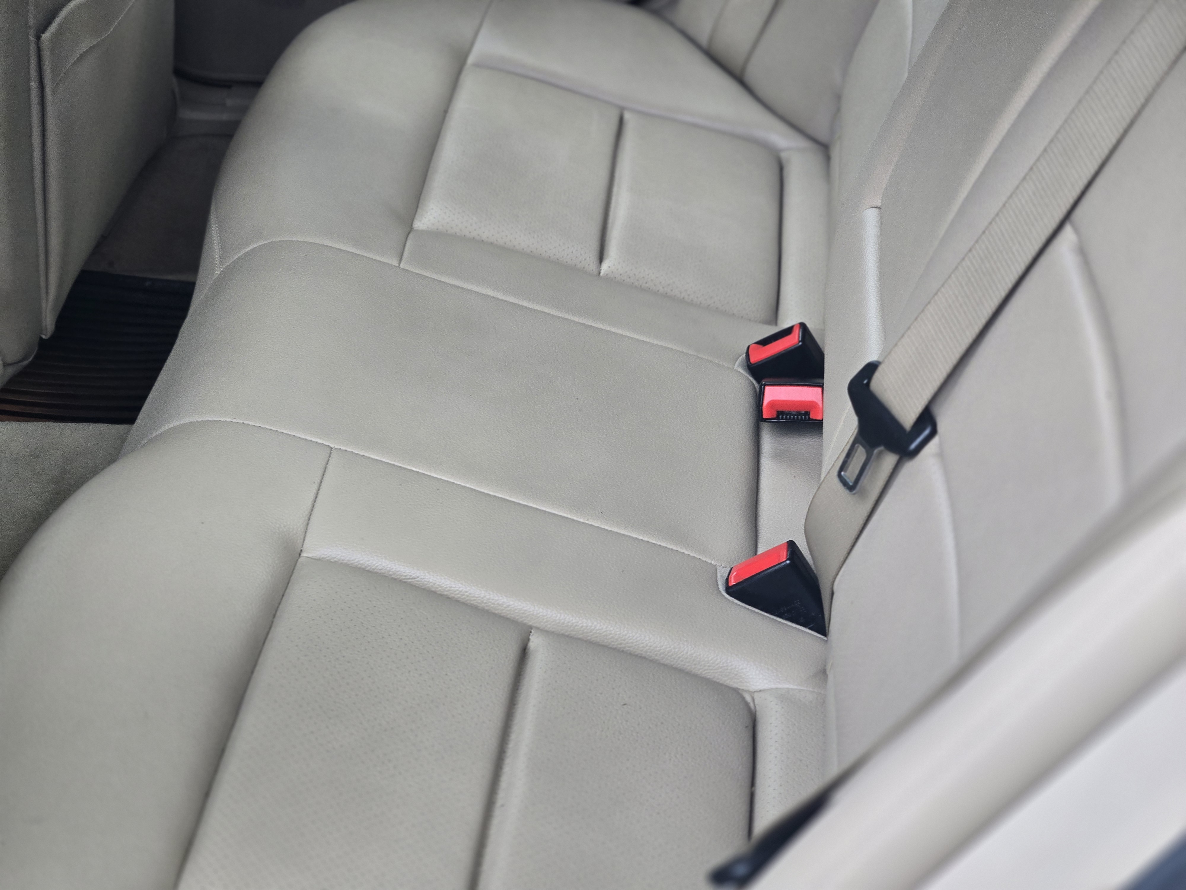 2010 Mercedes-Benz E 350 4MATIC Sedan