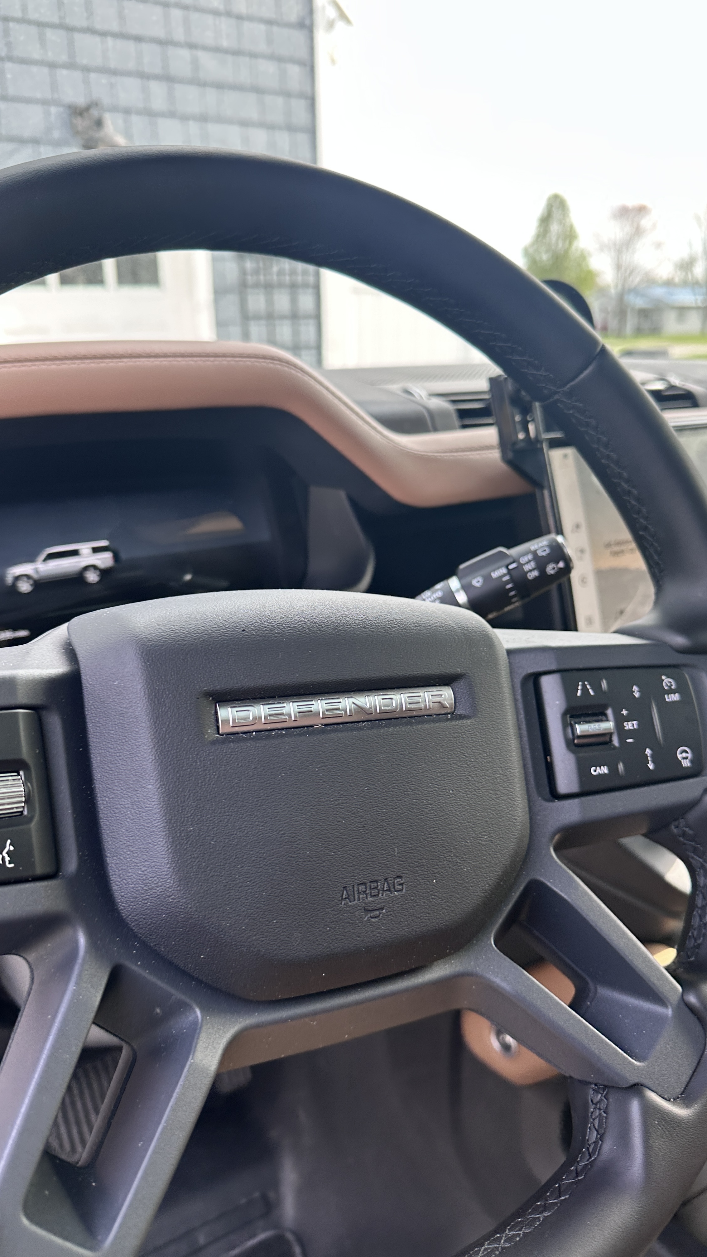 2025 Land Rover Defender 130 S