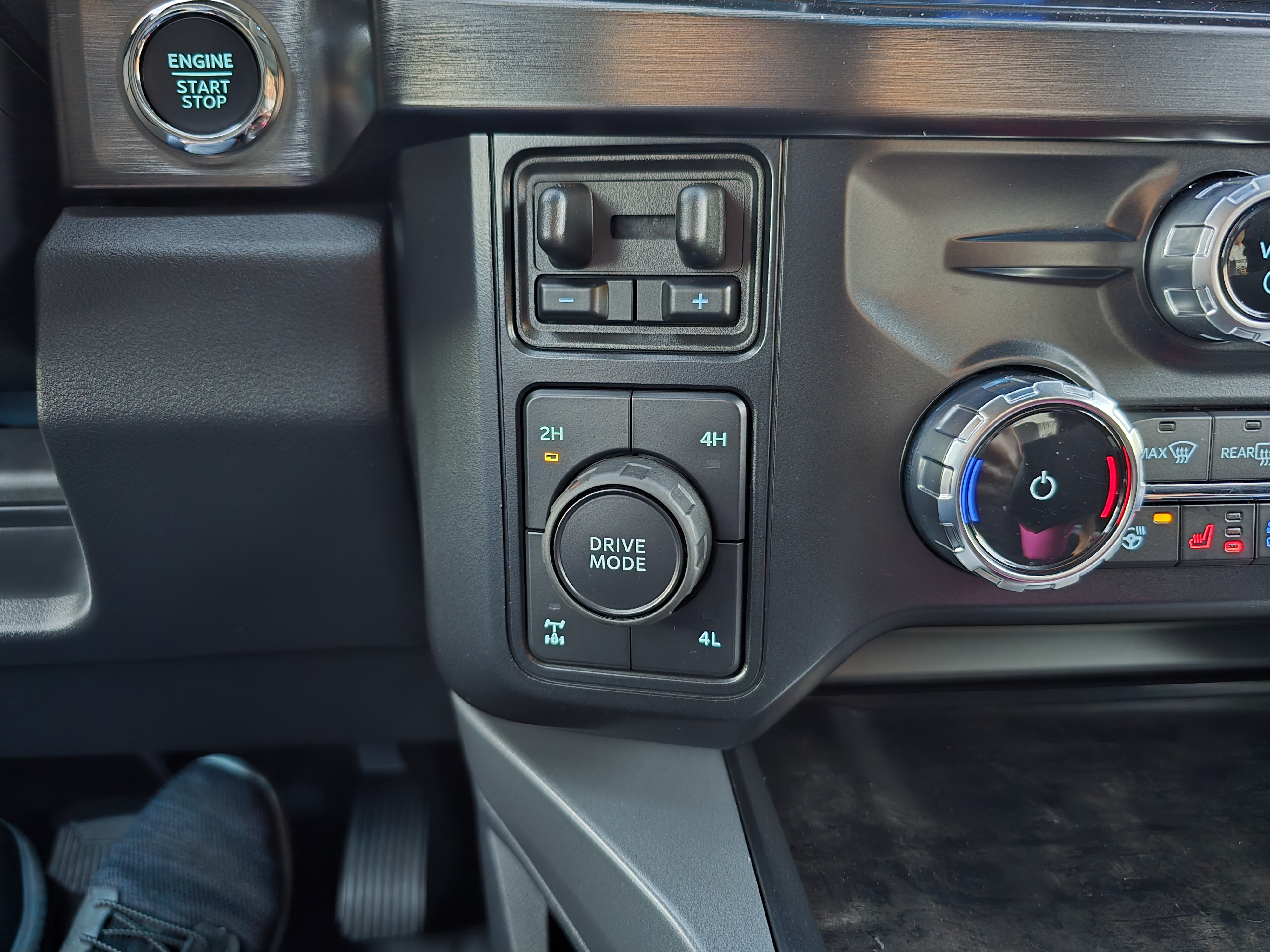 2024 Ford F350 Lariat