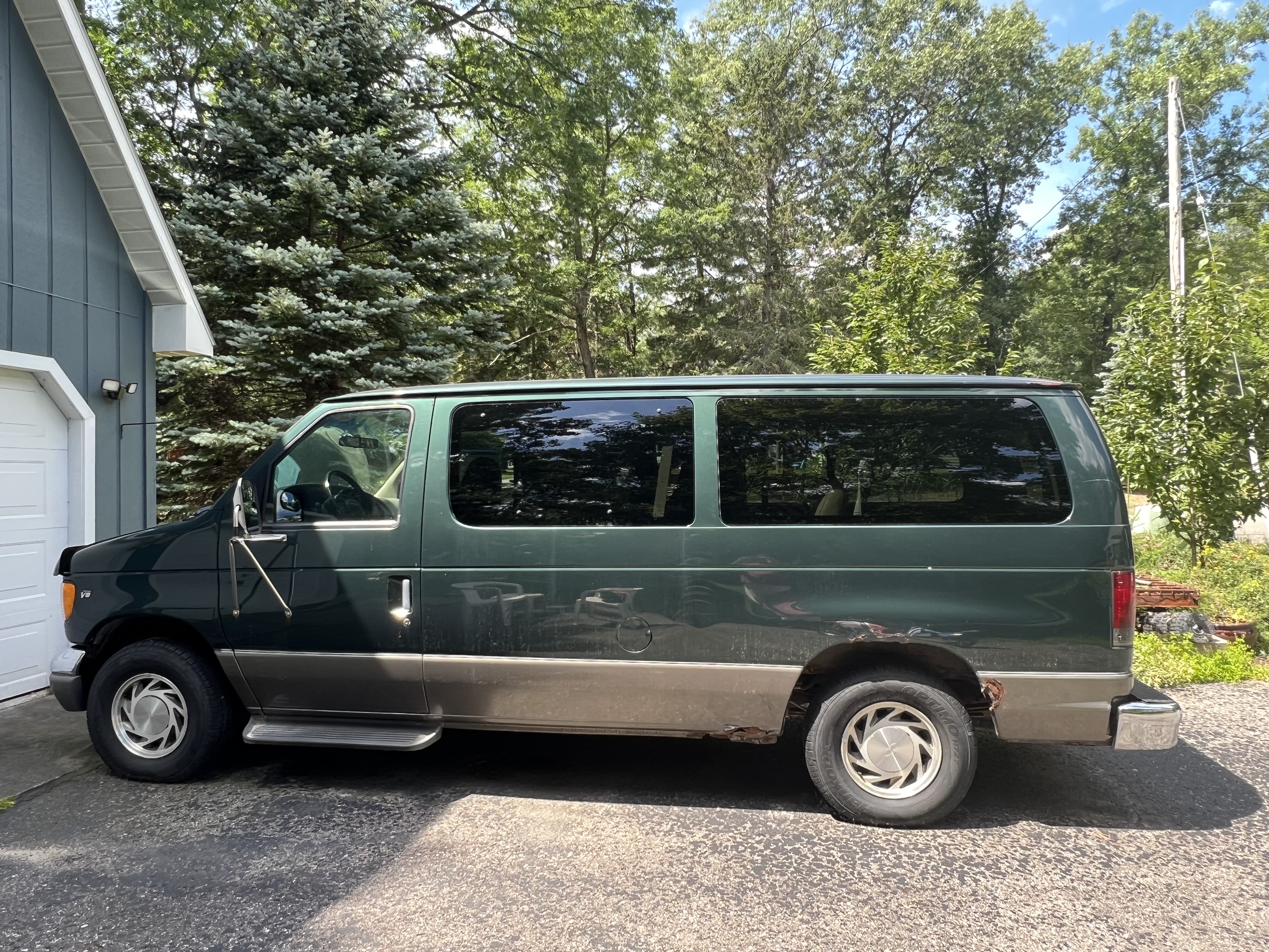 2001 ford econoline store van