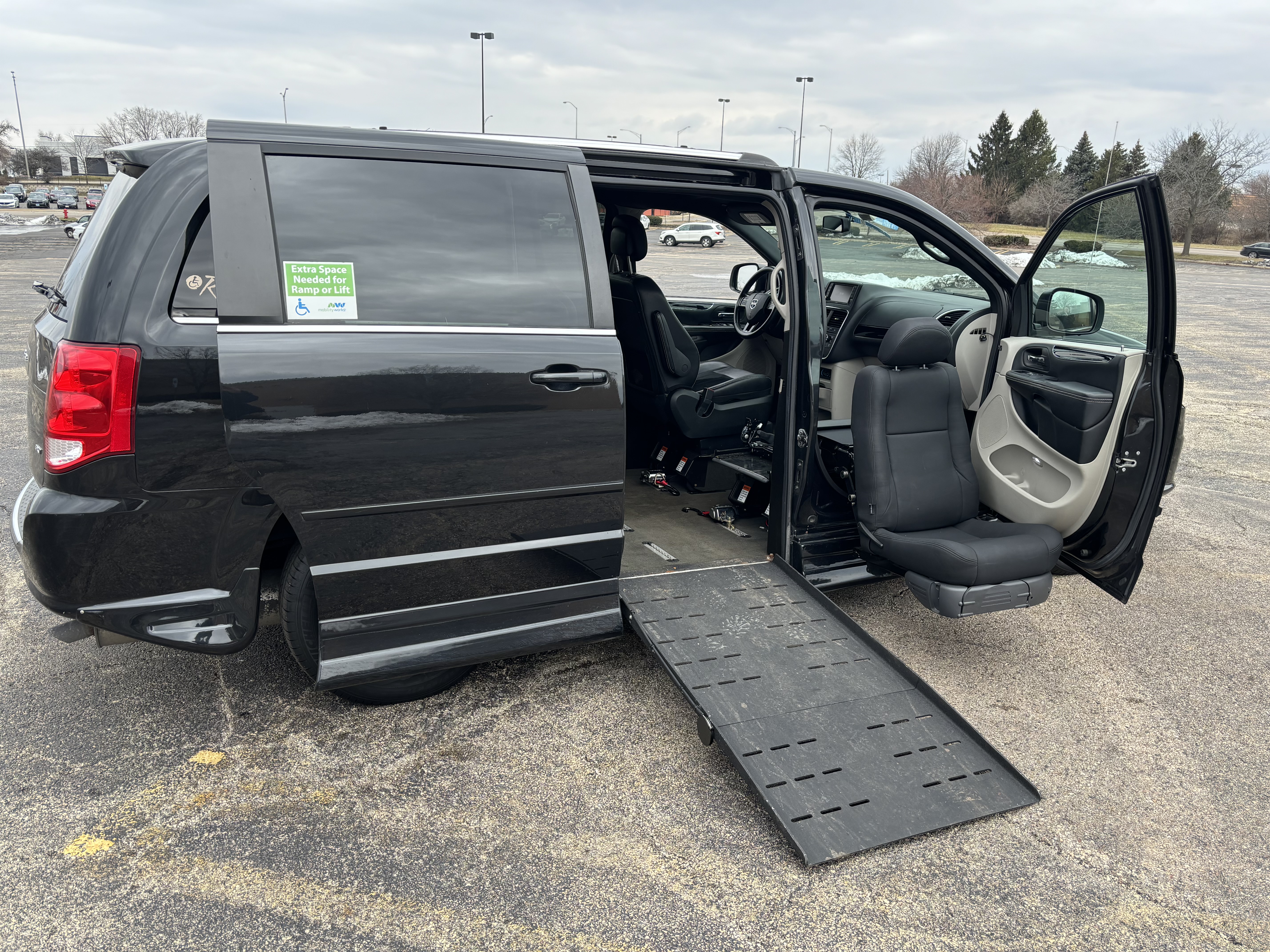 Used 2017 dodge hot sale grand caravan sxt