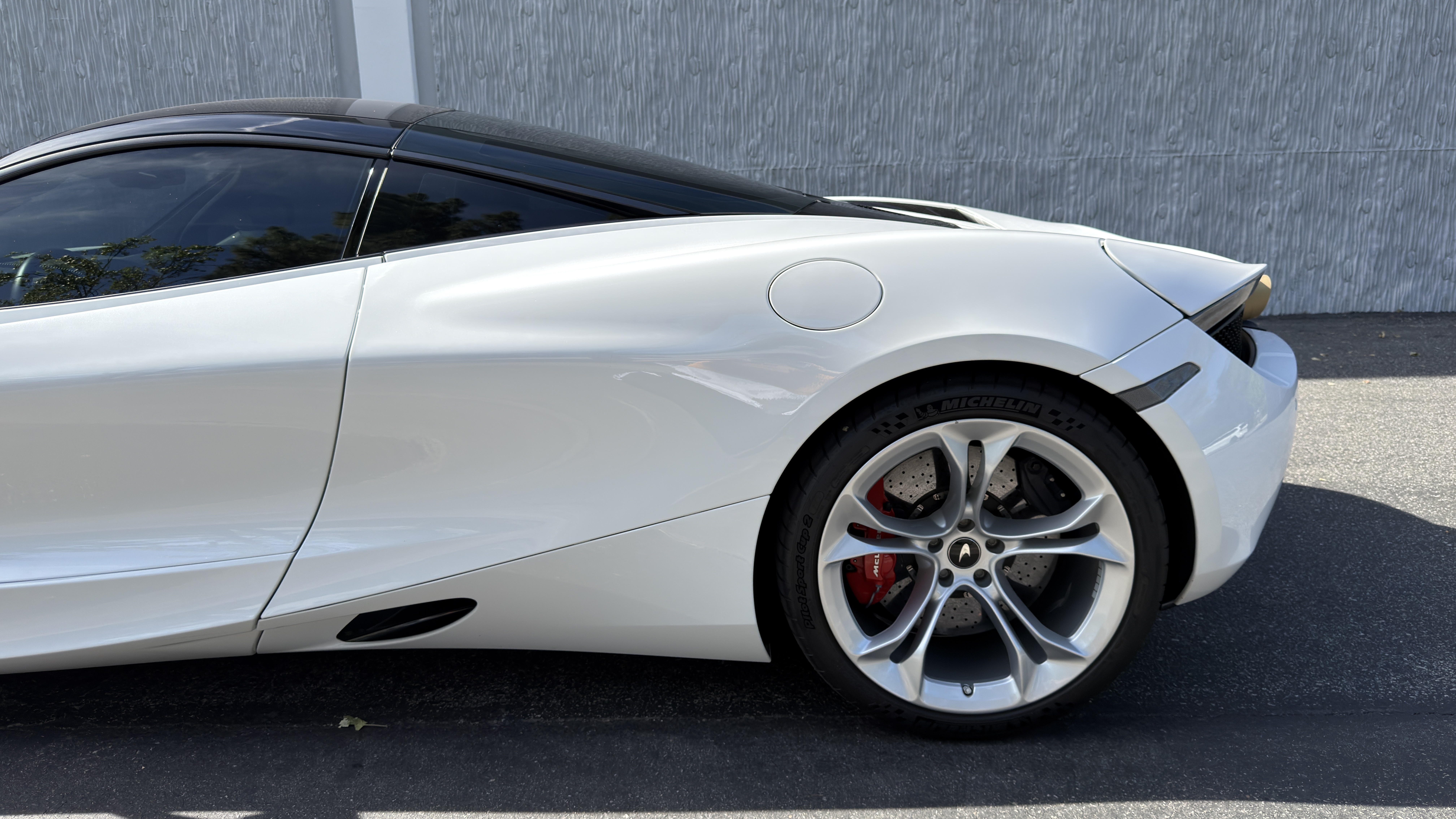 Used 2020 McLaren 720S Coupe 2D photo 25