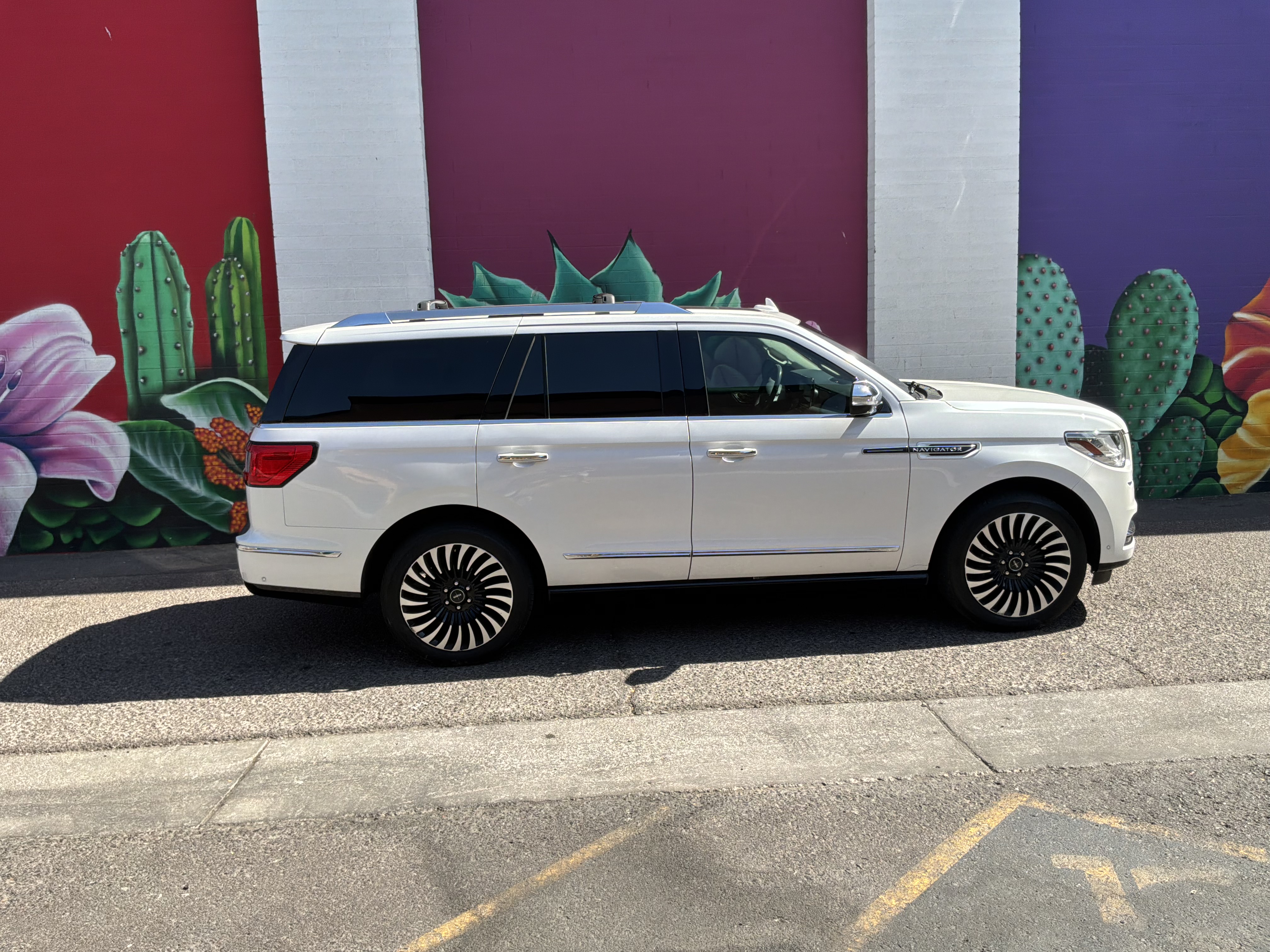 Used Lincoln Navigator Black Label for Sale in Phoenix, AZ