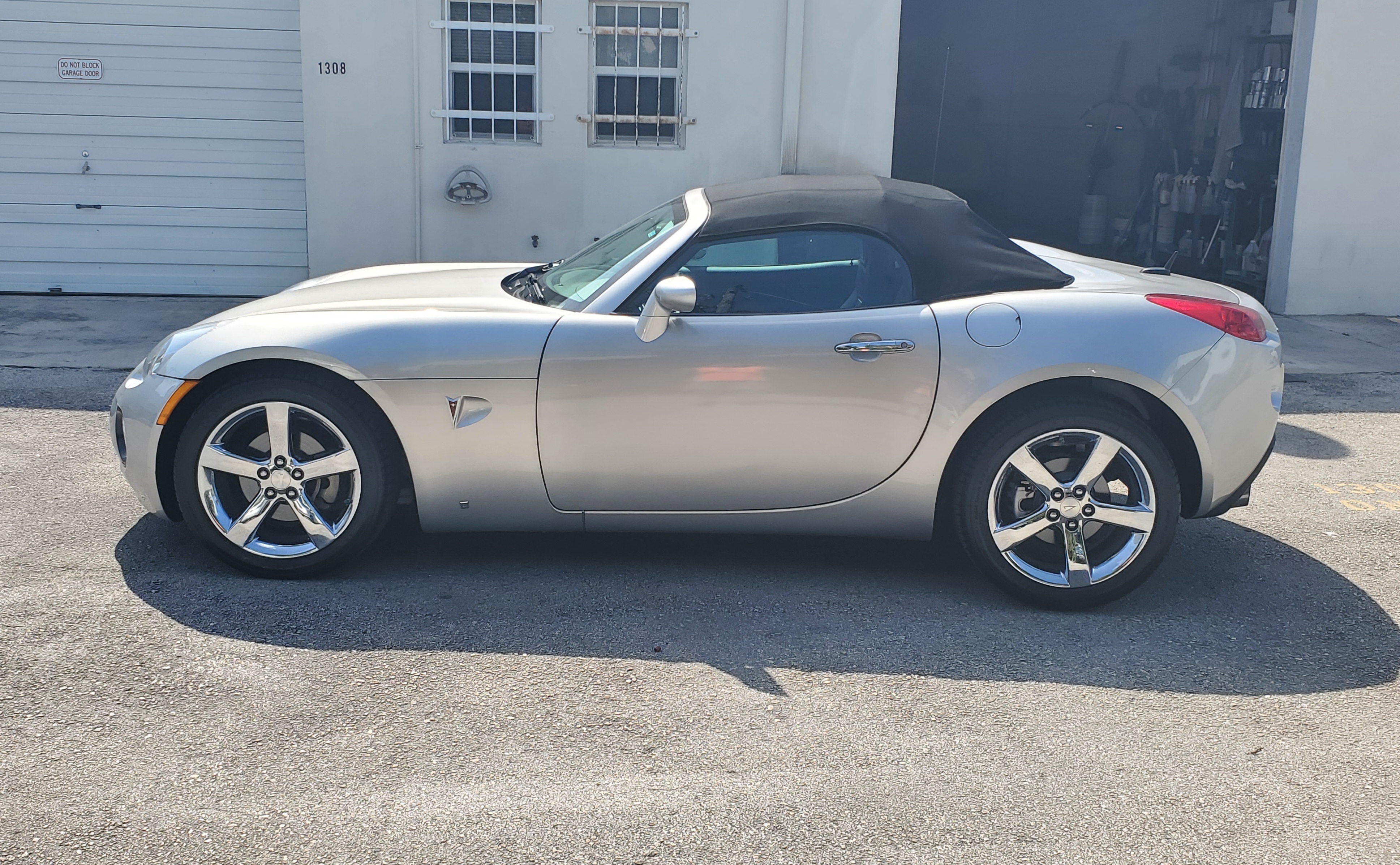 Used 2008 Pontiac Solstice GXP w/ Premium Package