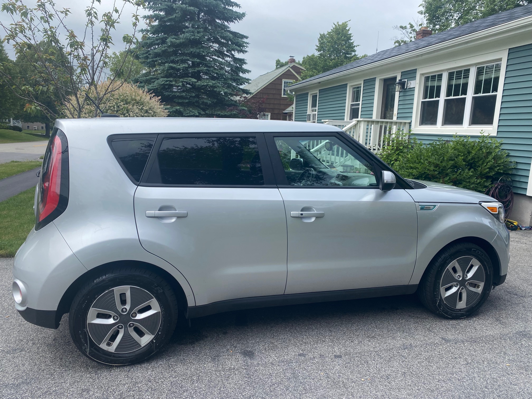 Kia soul on sale ev autotrader