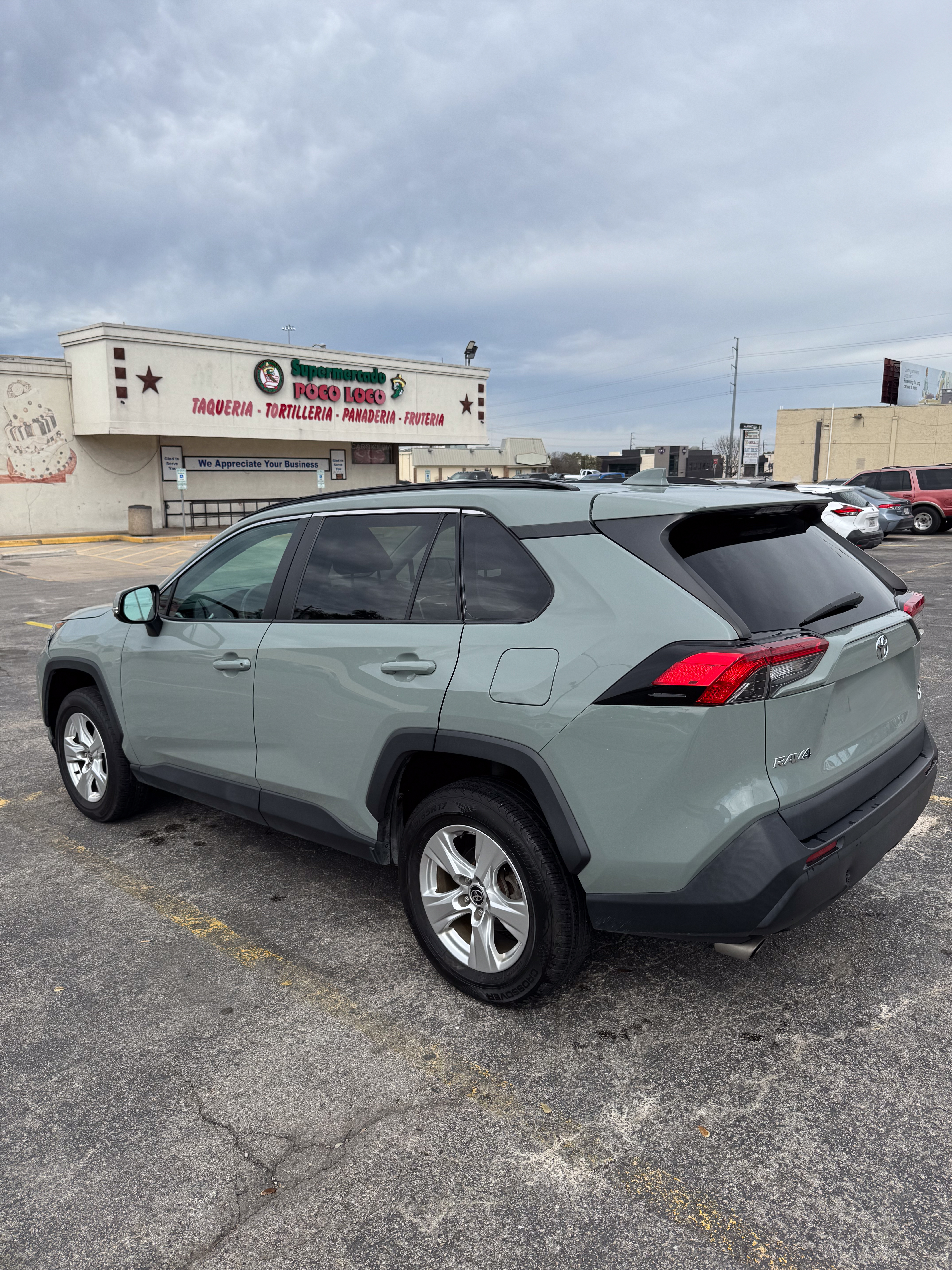 2021 Toyota RAV4 XLE