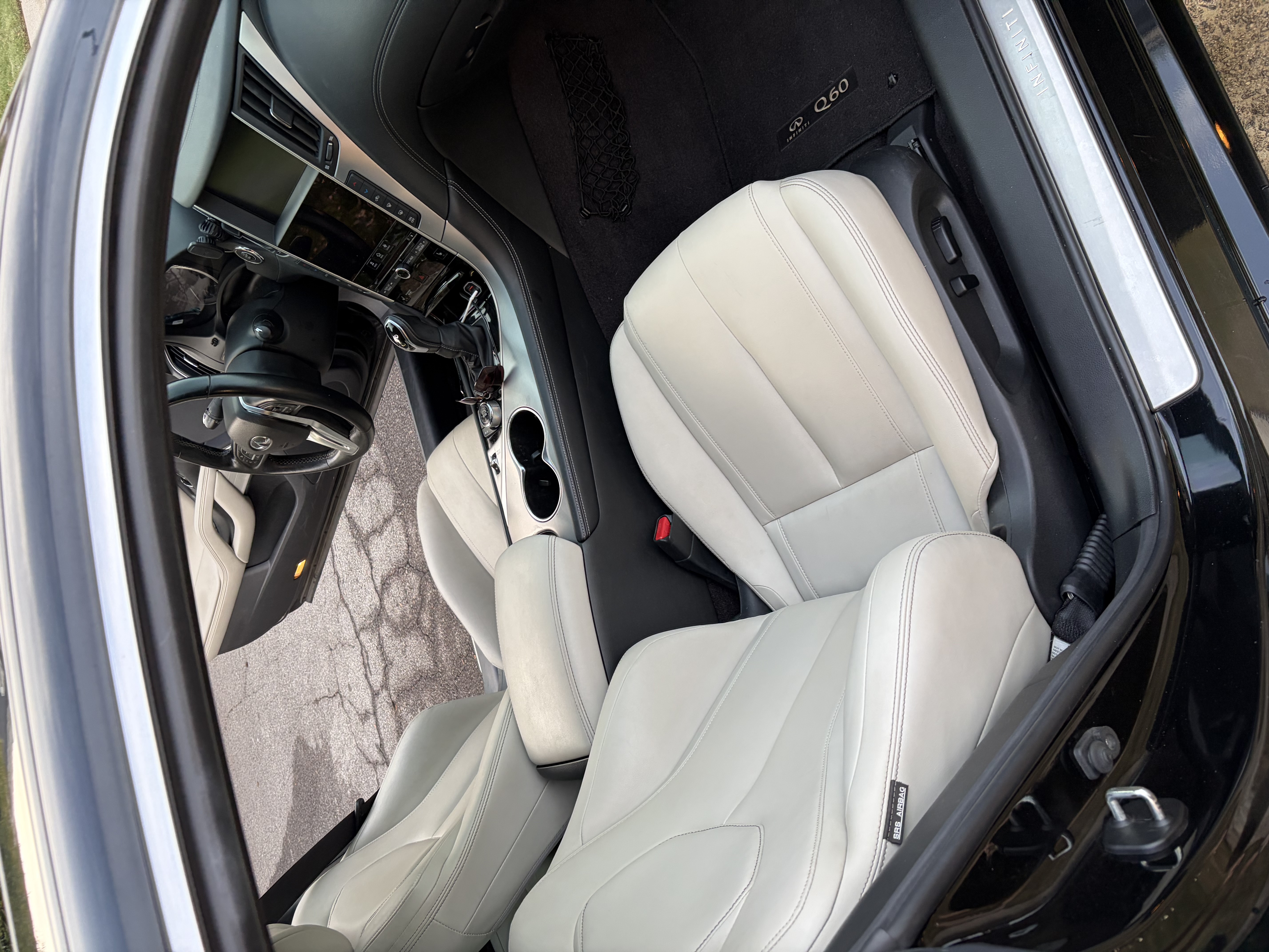 2017 INFINITI Q60 3.0t