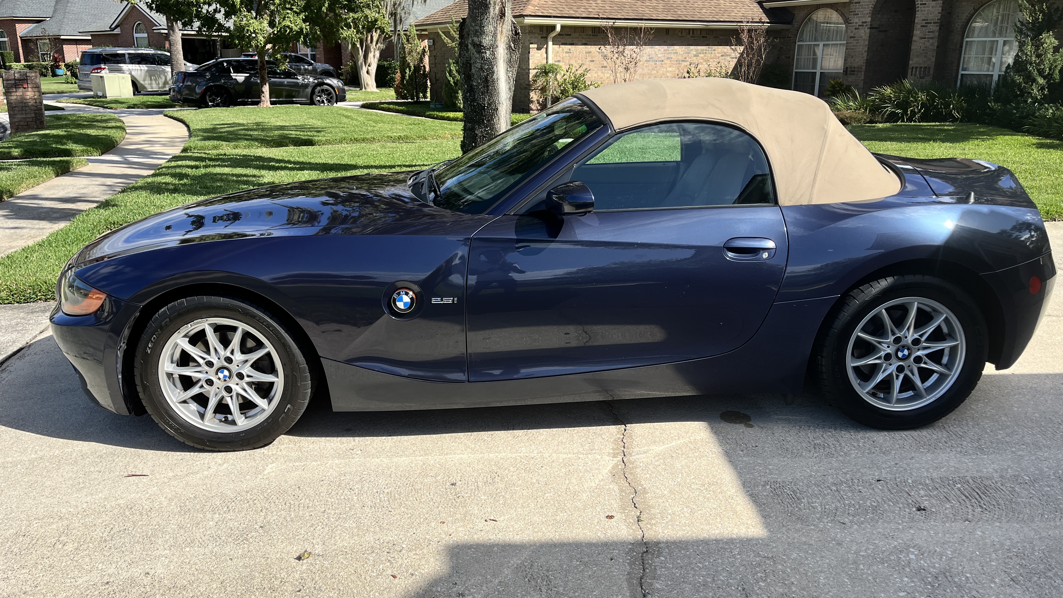 Used 2004 BMW Z4 2.5i